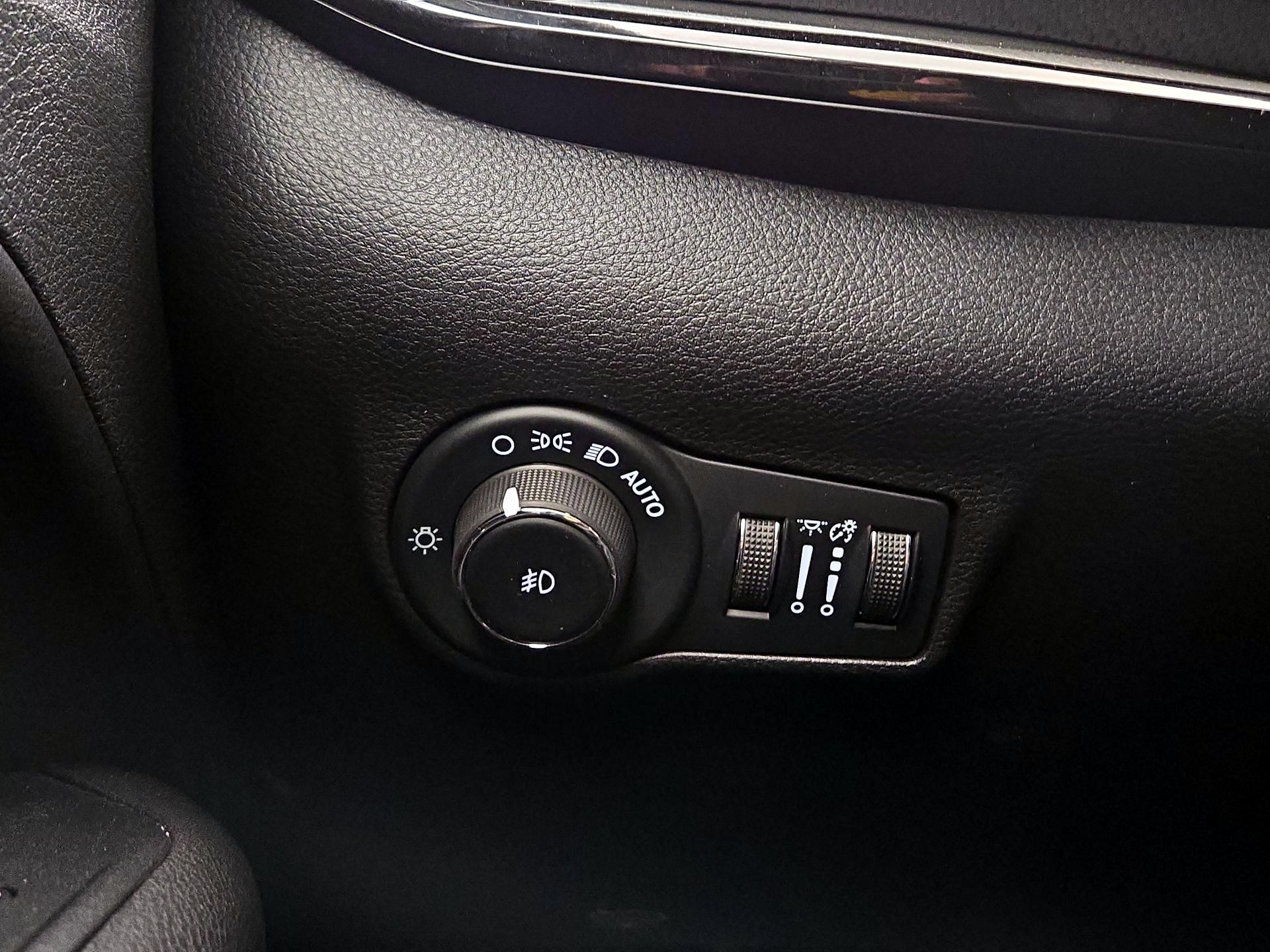 Thumbnail: 2022 Jeep Compass - 13