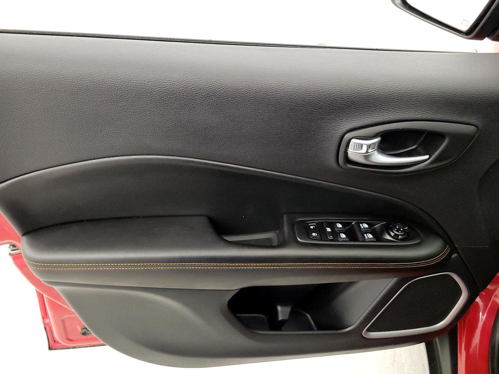 Thumbnail: 2021 Jeep Compass - 12