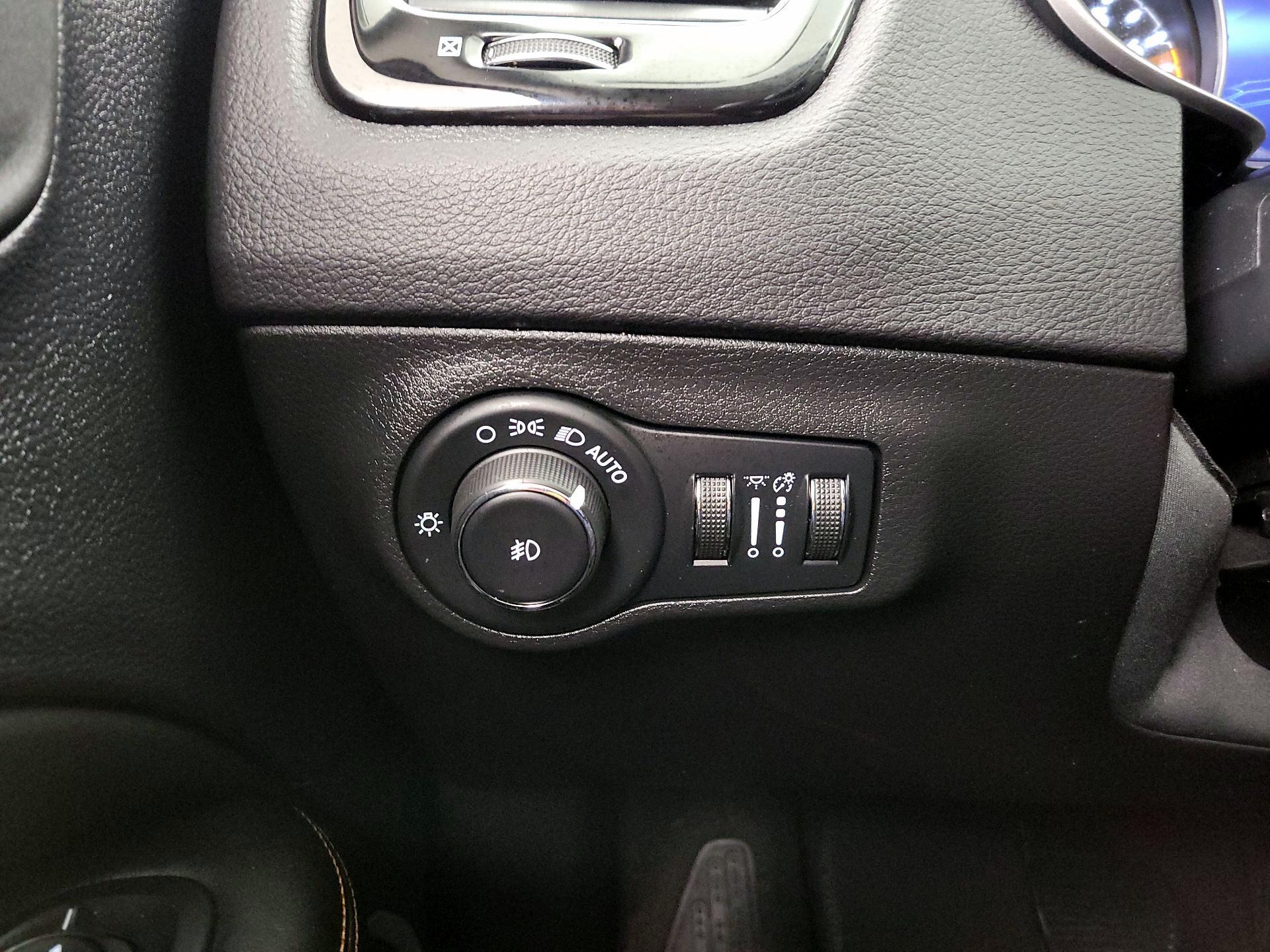 Thumbnail: 2021 Jeep Compass - 13