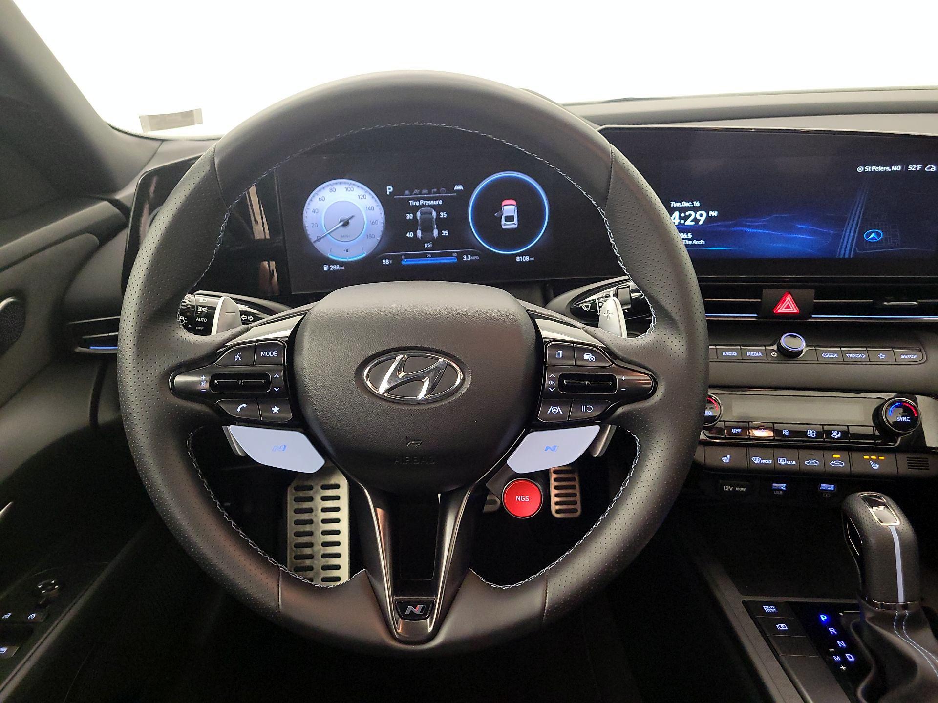 Thumbnail: 2023 Hyundai Elantra - 10