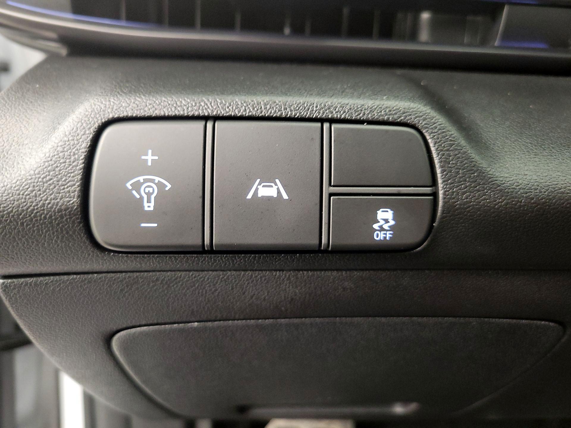 Thumbnail: 2023 Hyundai Elantra - 13