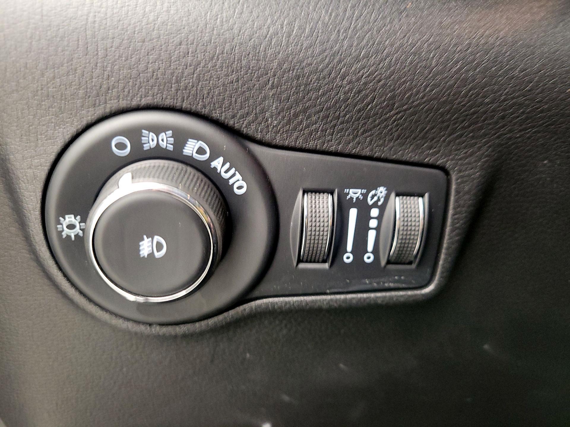 Thumbnail: 2022 Jeep Compass - 13