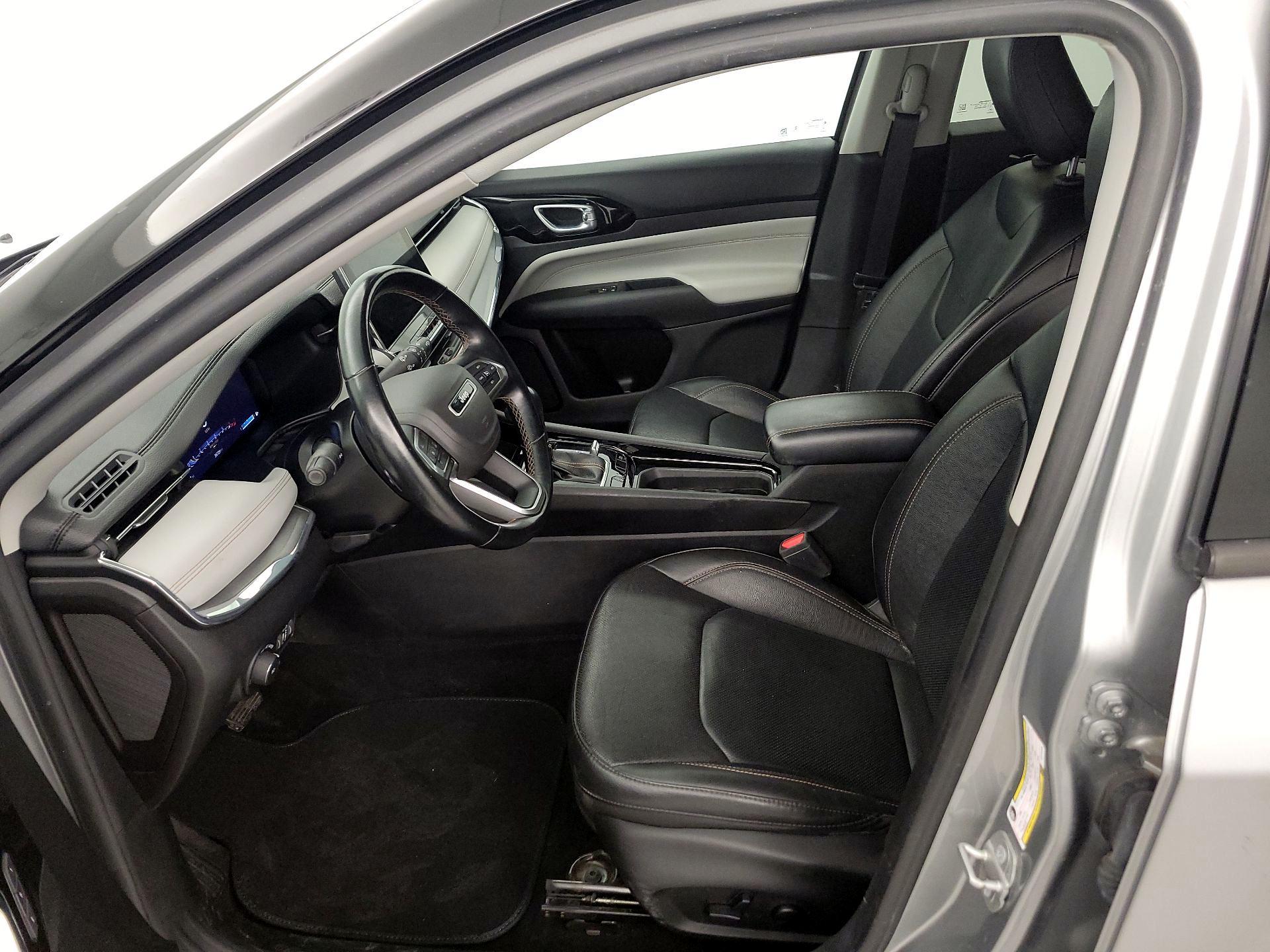 Thumbnail: 2022 Jeep Compass - 11