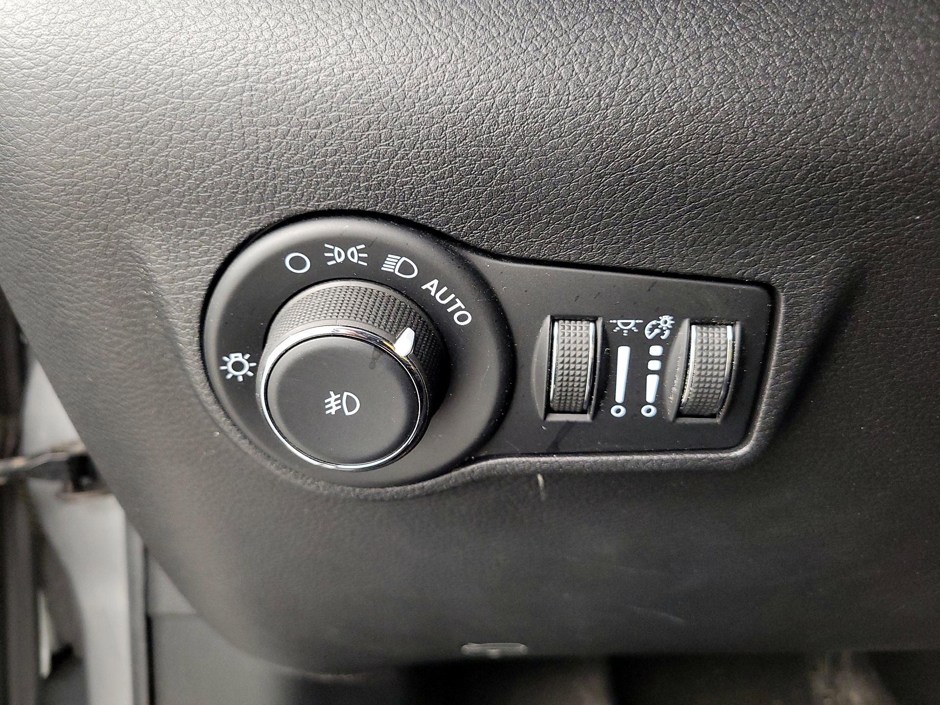 Thumbnail: 2022 Jeep Compass - 13