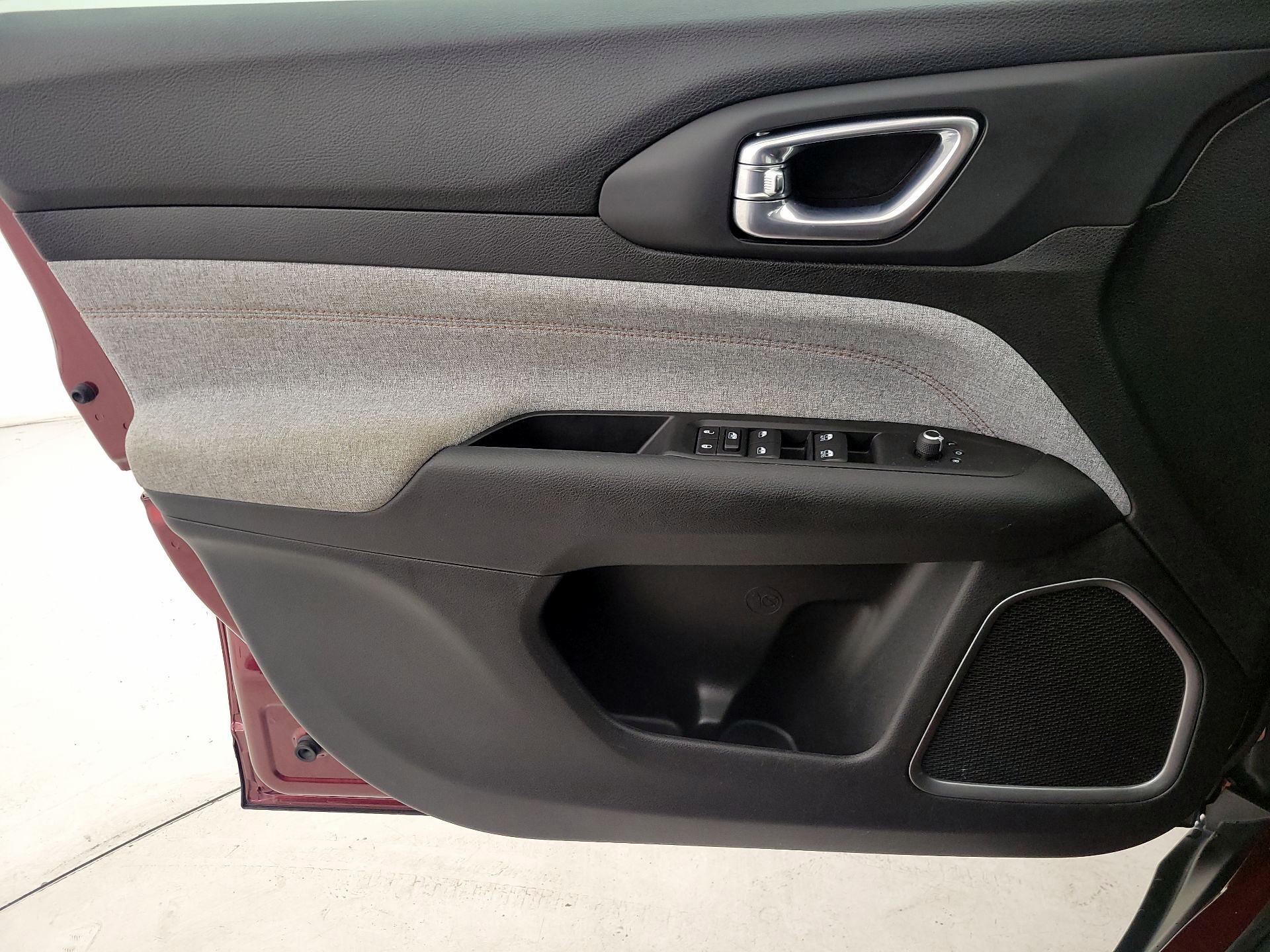 Thumbnail: 2022 Jeep Compass - 12