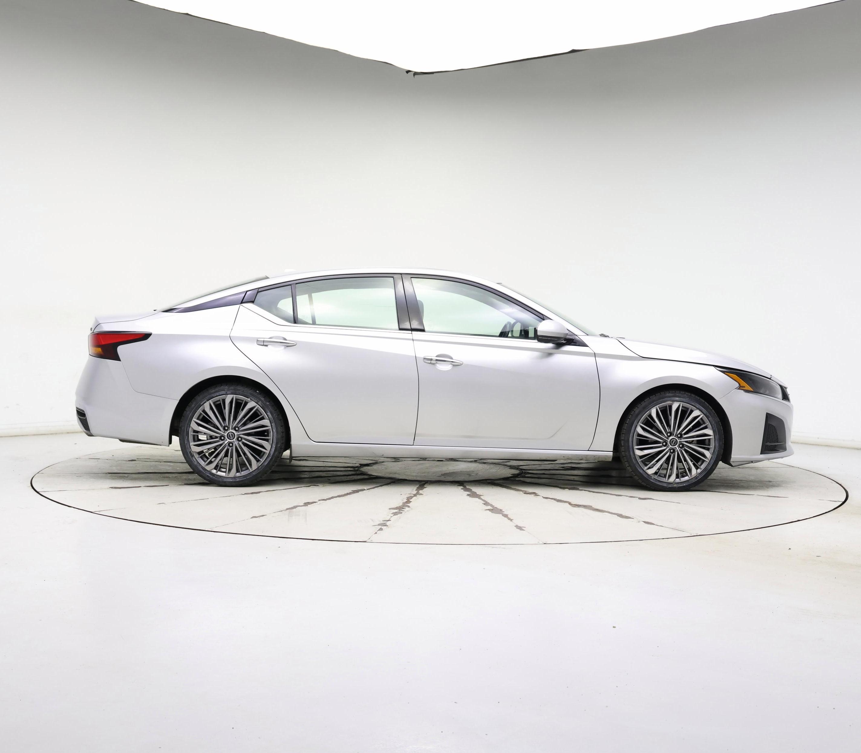 Thumbnail: 2023 Nissan Altima - 7