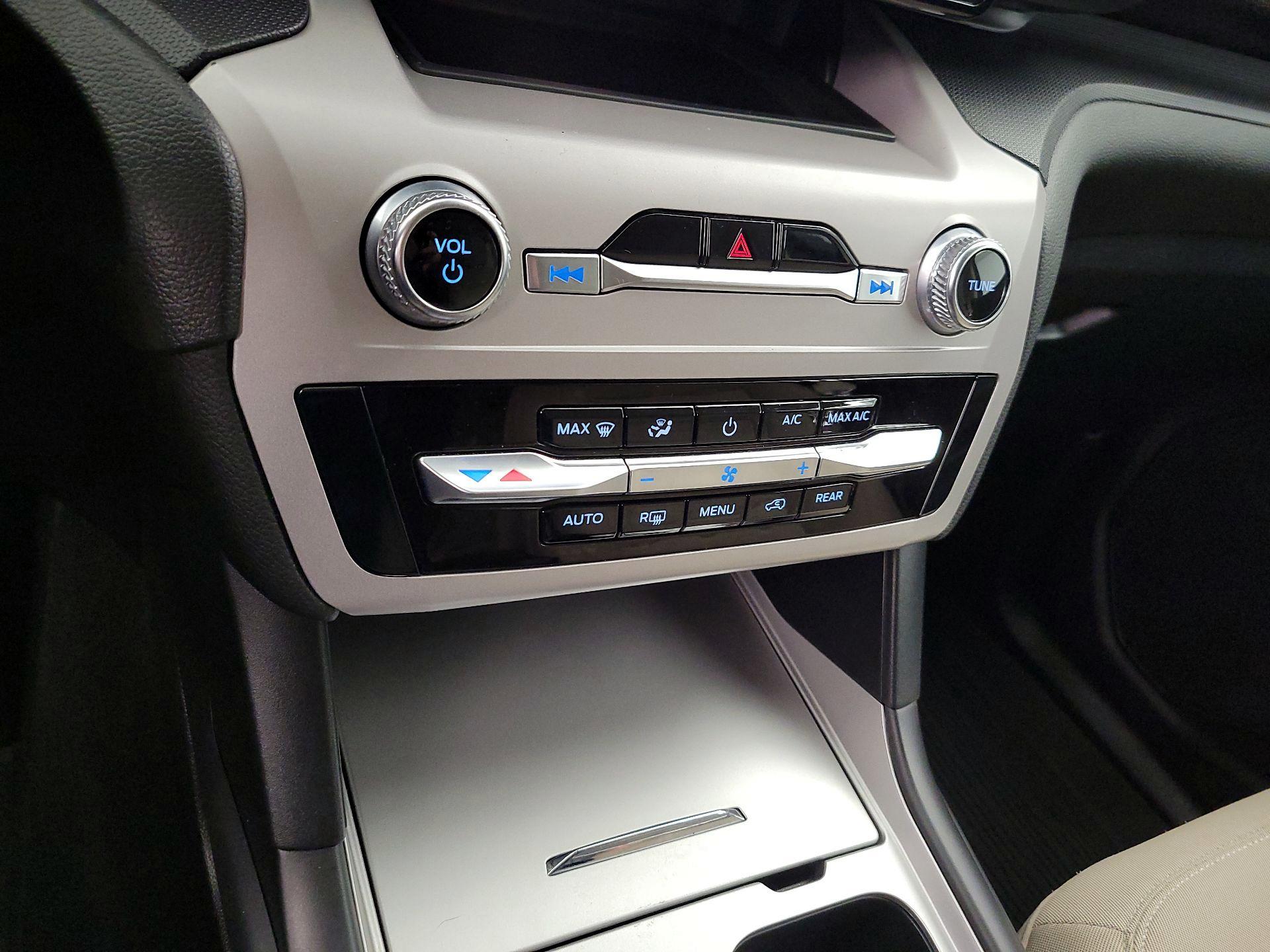 Thumbnail: 2023 Ford Explorer - 16