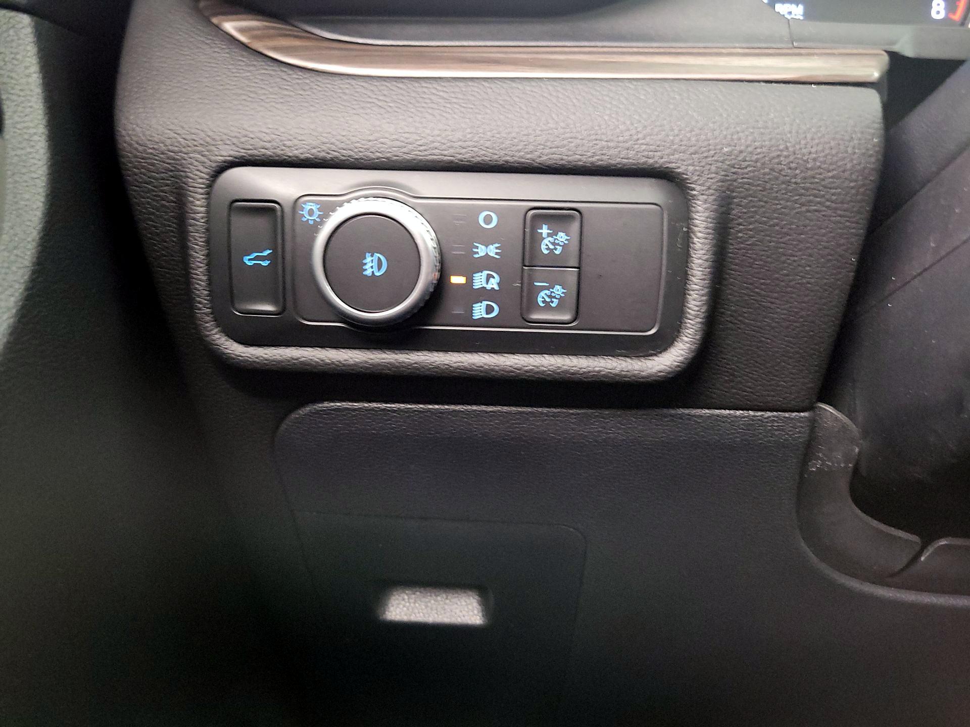 Thumbnail: 2022 Ford Explorer - 13