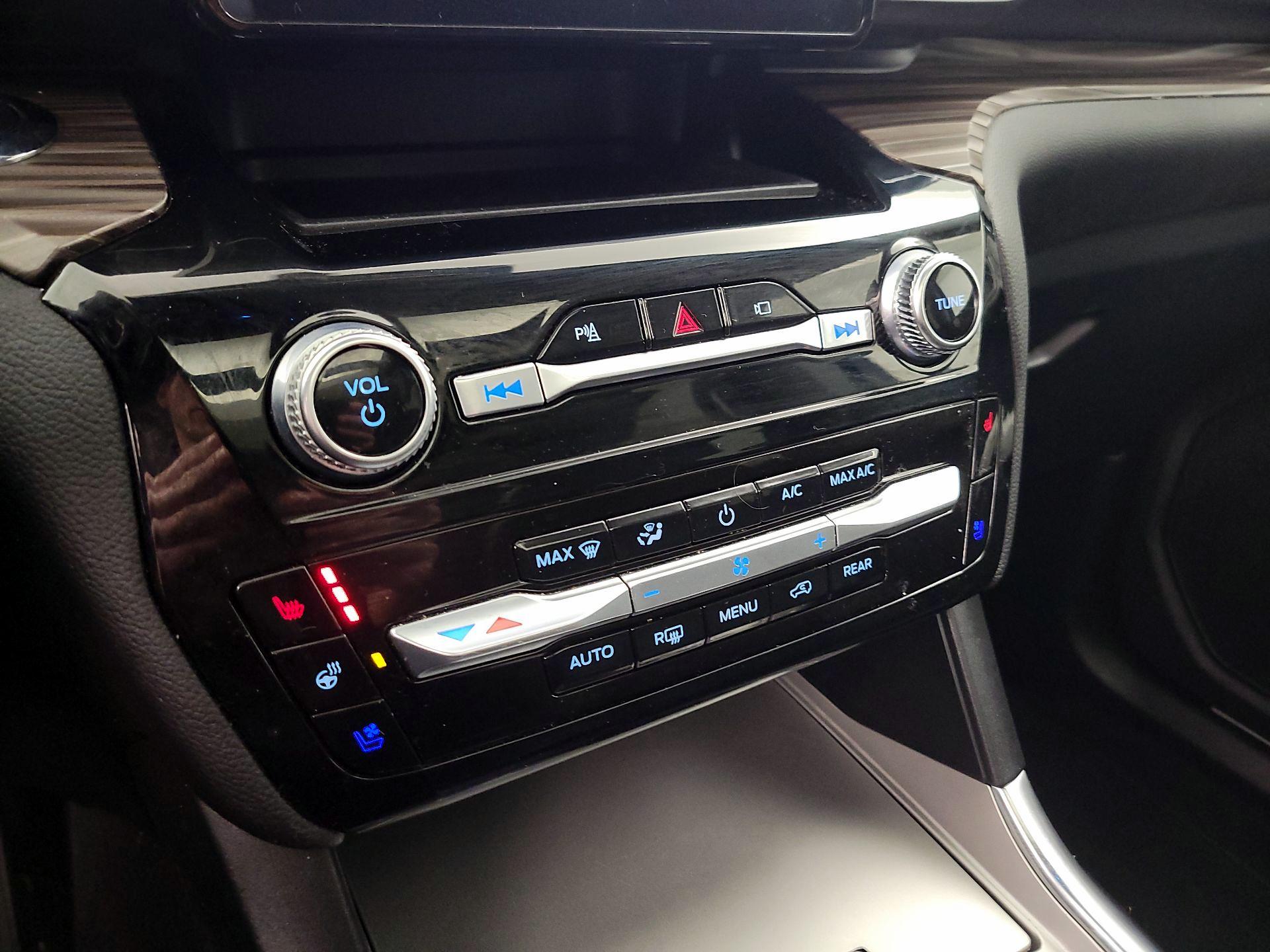 Thumbnail: 2022 Ford Explorer - 17