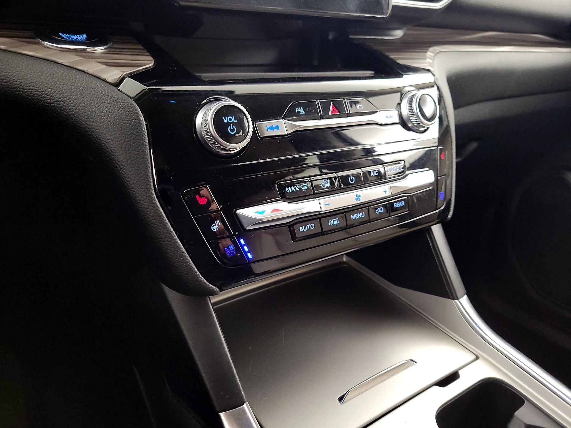 Thumbnail: 2023 Ford Explorer - 17