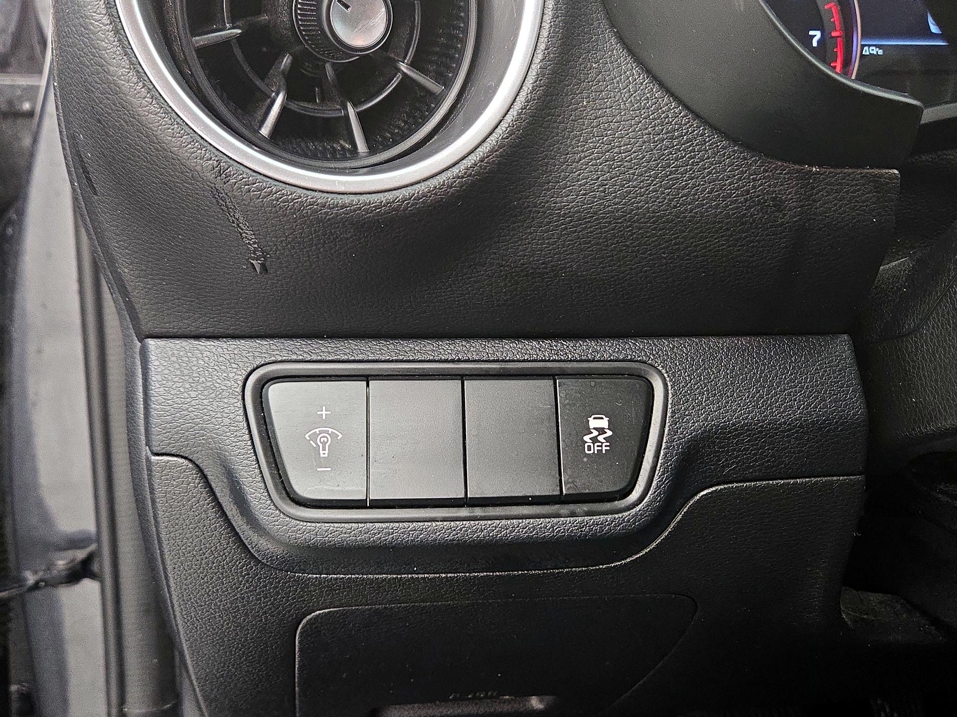 Thumbnail: 2022 Kia Forte - 13