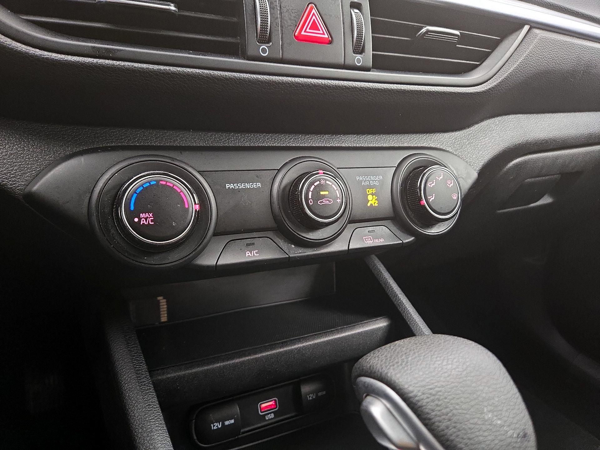 Thumbnail: 2022 Kia Forte - 16