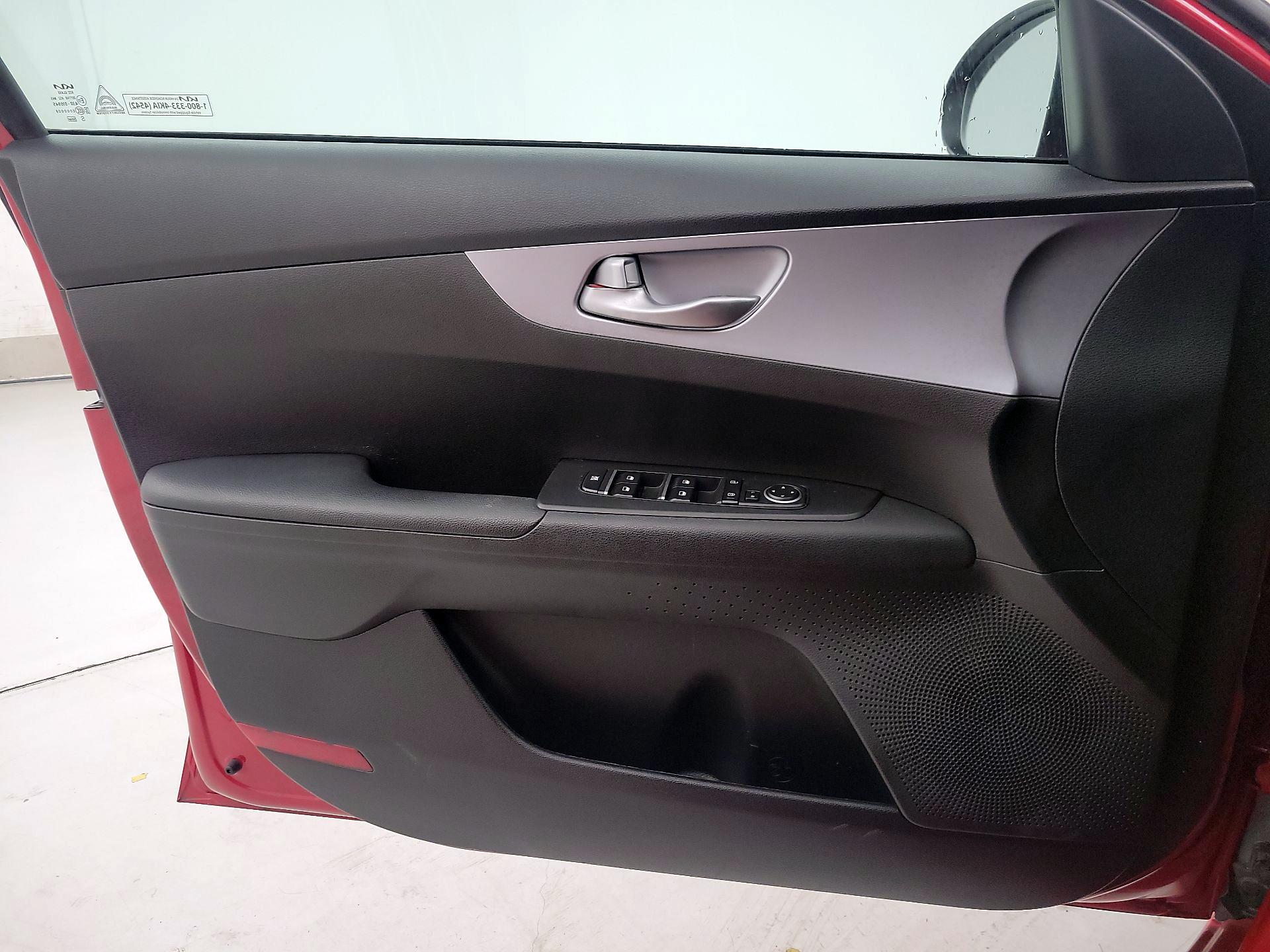 Thumbnail: 2023 Kia Forte - 12