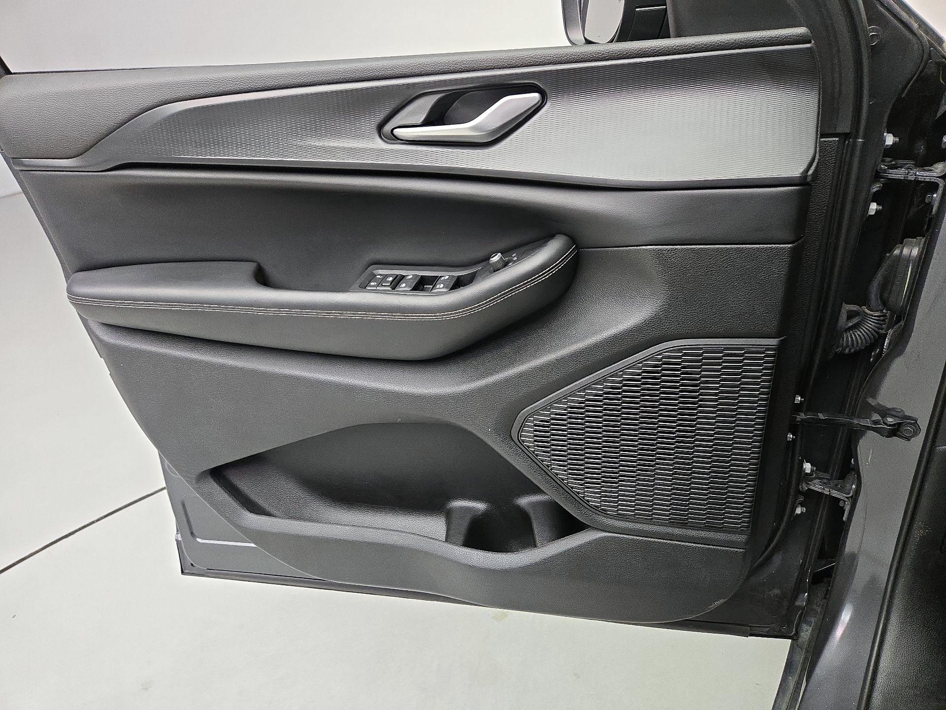 Thumbnail: 2023 Jeep Grand Cherokee - 12