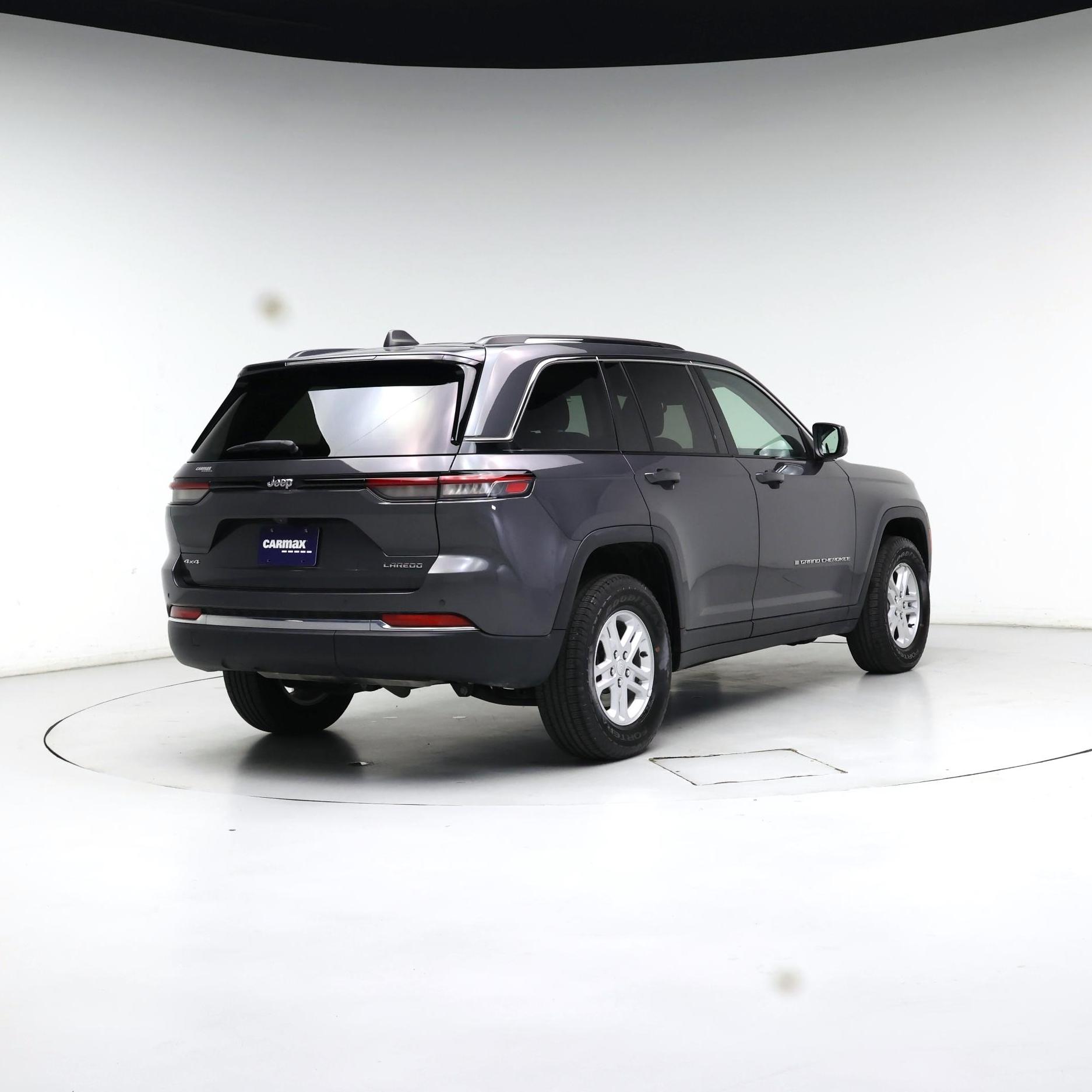 Thumbnail: 2023 Jeep Grand Cherokee - 8