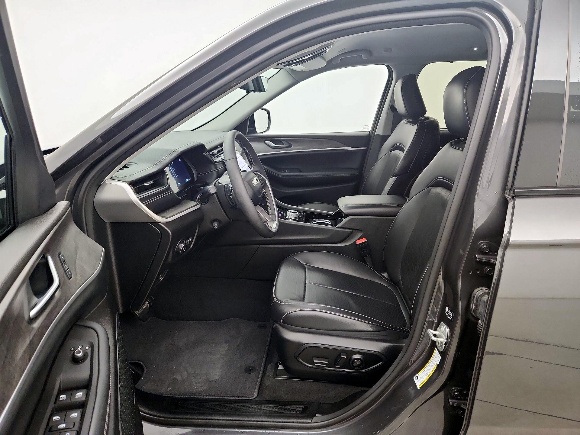 Thumbnail: 2023 Jeep Grand Cherokee - 11