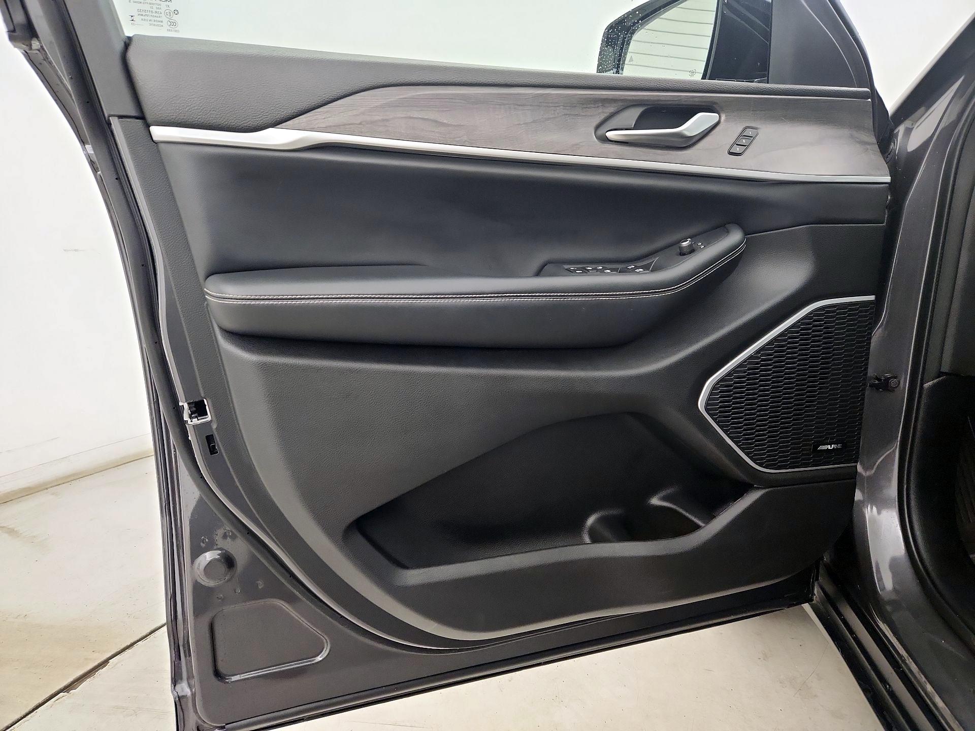 Thumbnail: 2023 Jeep Grand Cherokee - 12