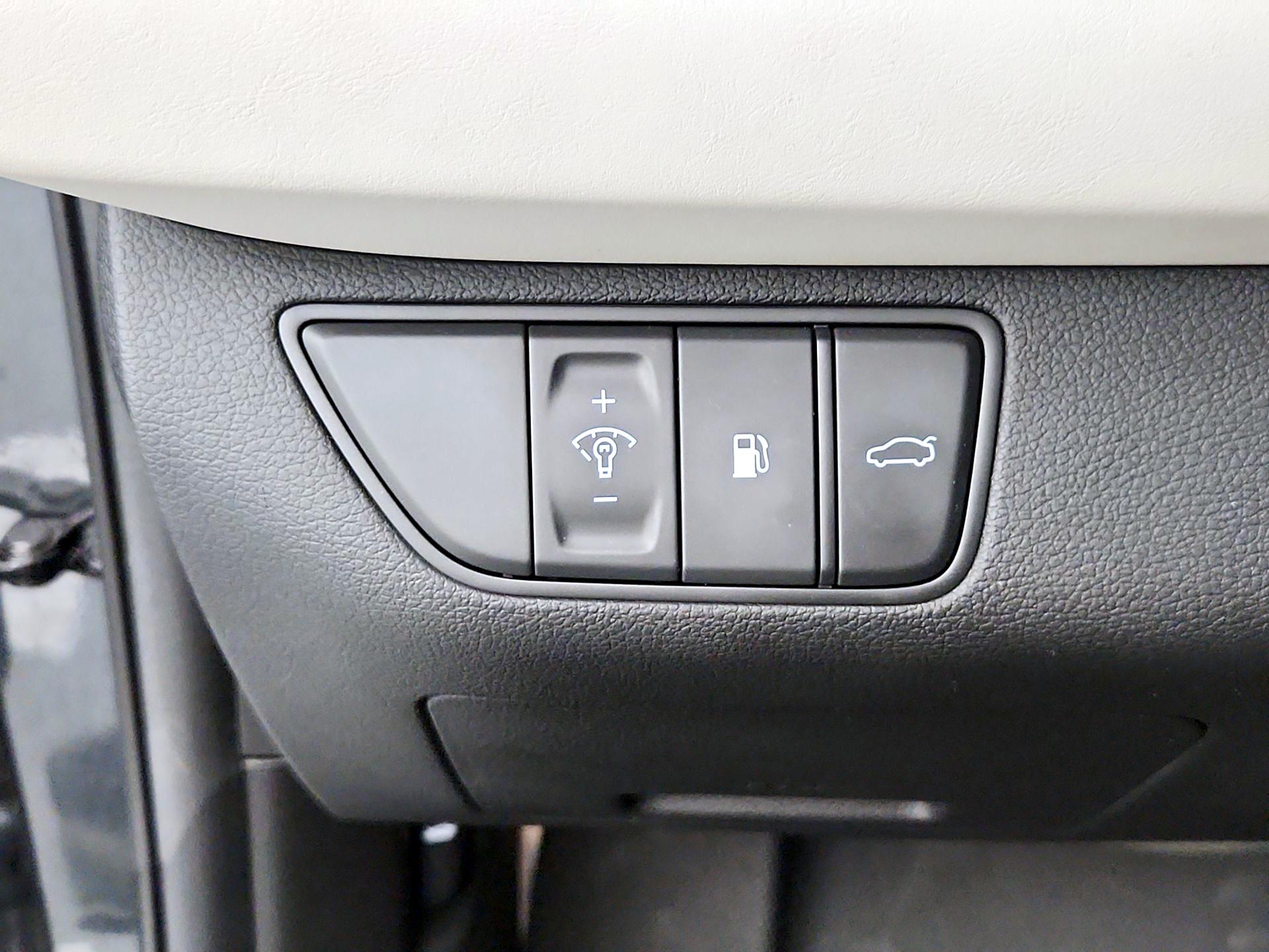 Thumbnail: 2023 Genesis G70 - 13