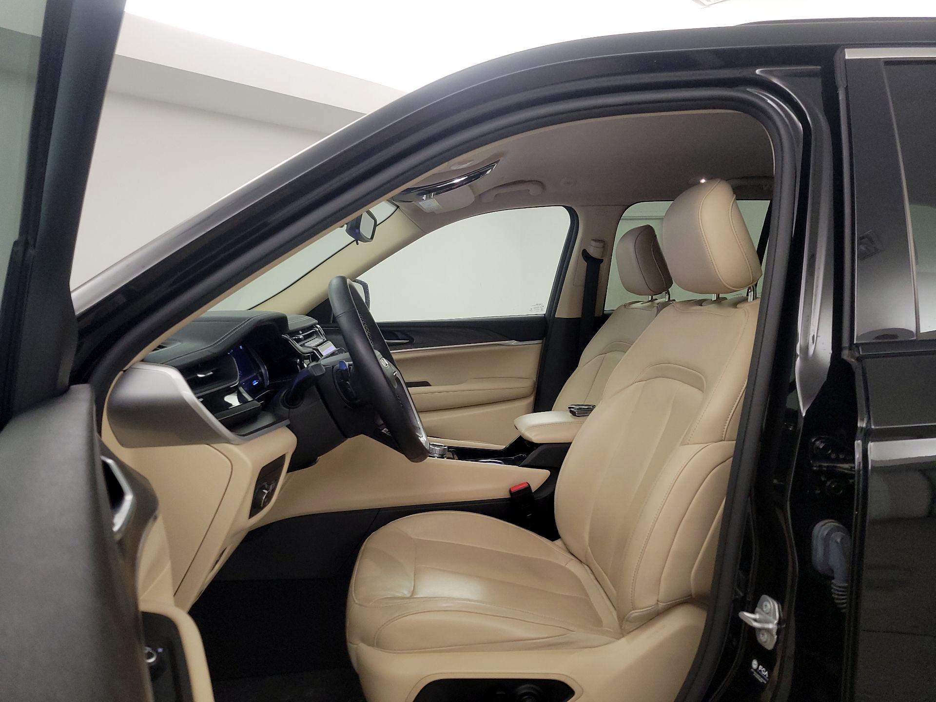 Thumbnail: 2022 Jeep Grand Cherokee - 11