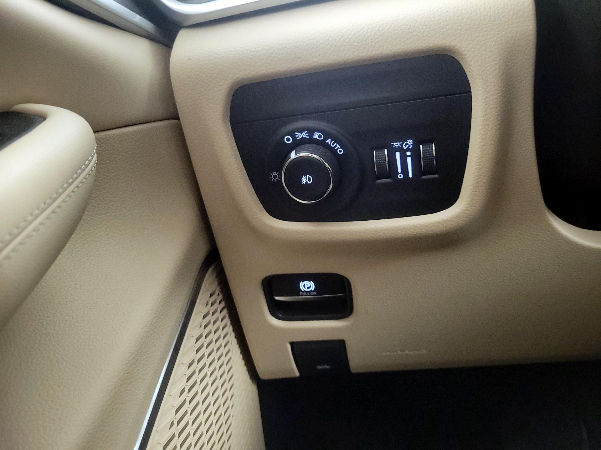 Thumbnail: 2022 Jeep Grand Cherokee - 13