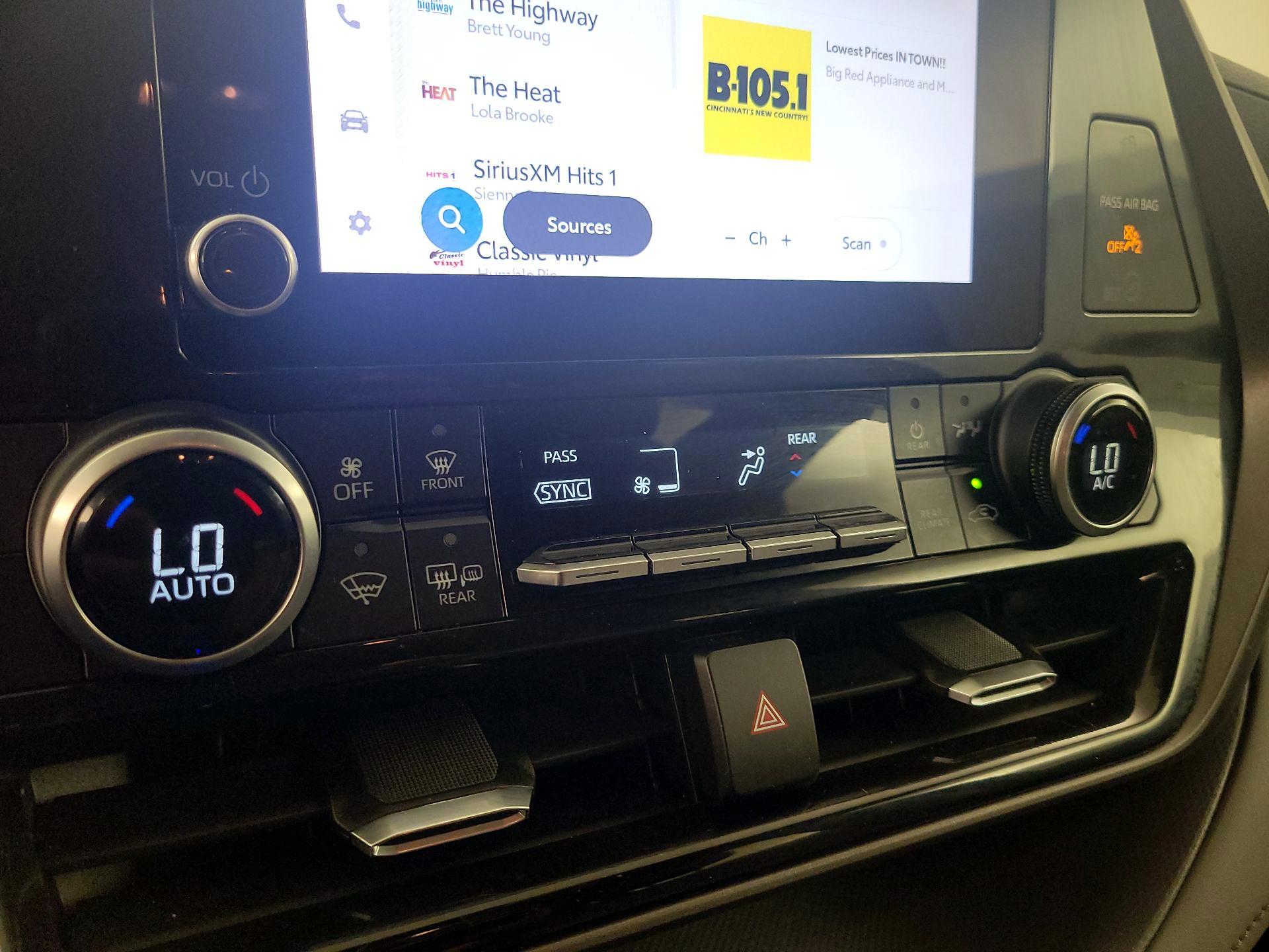 Thumbnail: 2023 Toyota Highlander - 16