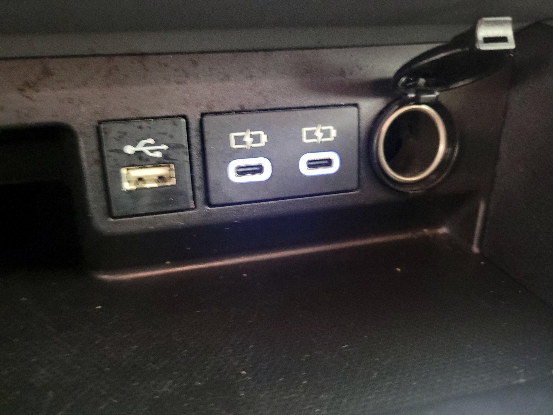 Thumbnail: 2023 Toyota Highlander - 18