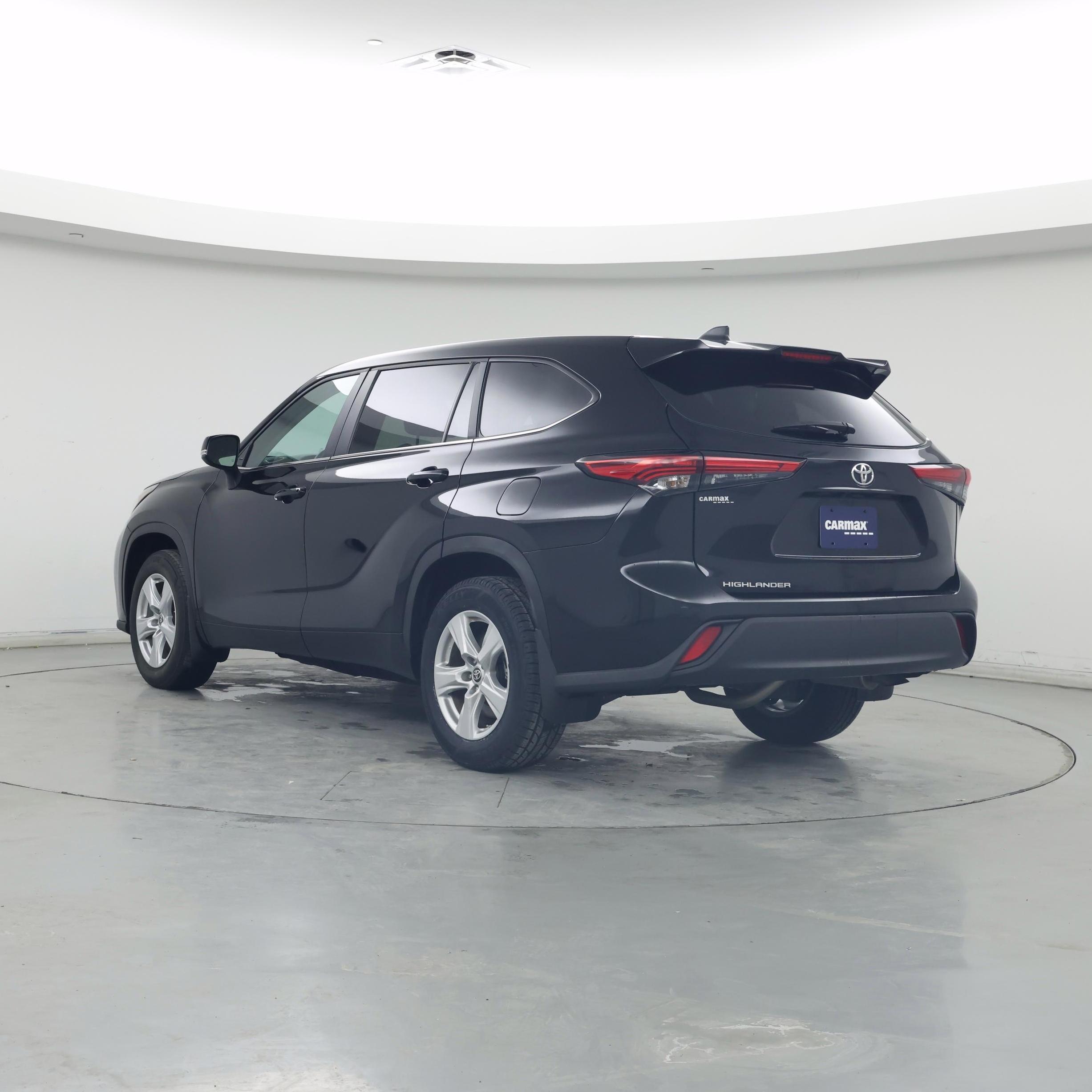 Thumbnail: 2023 Toyota Highlander - 2