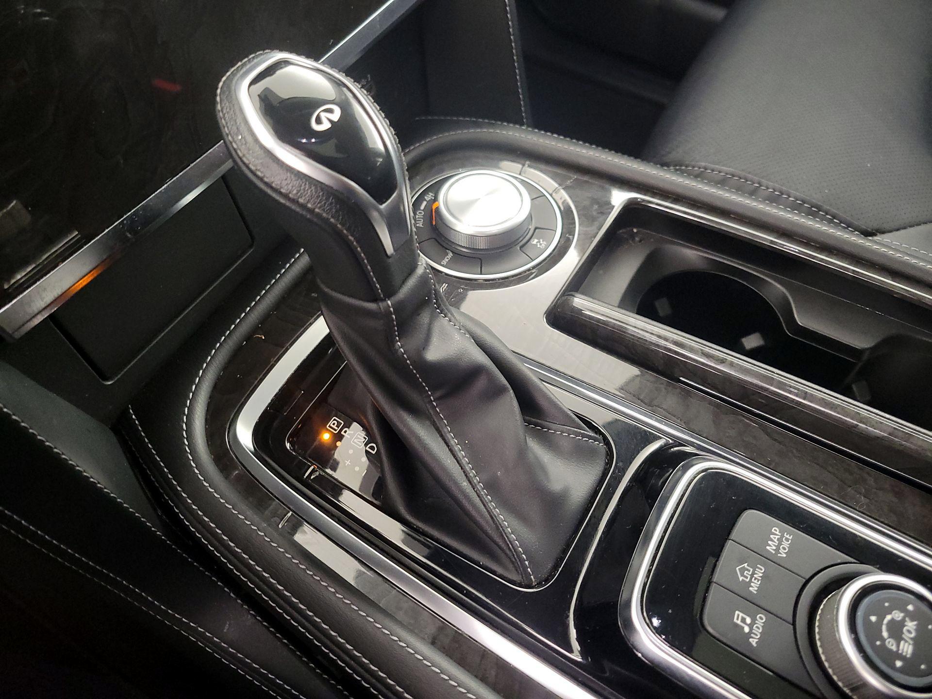 Thumbnail: 2022 INFINITI QX80 - 18