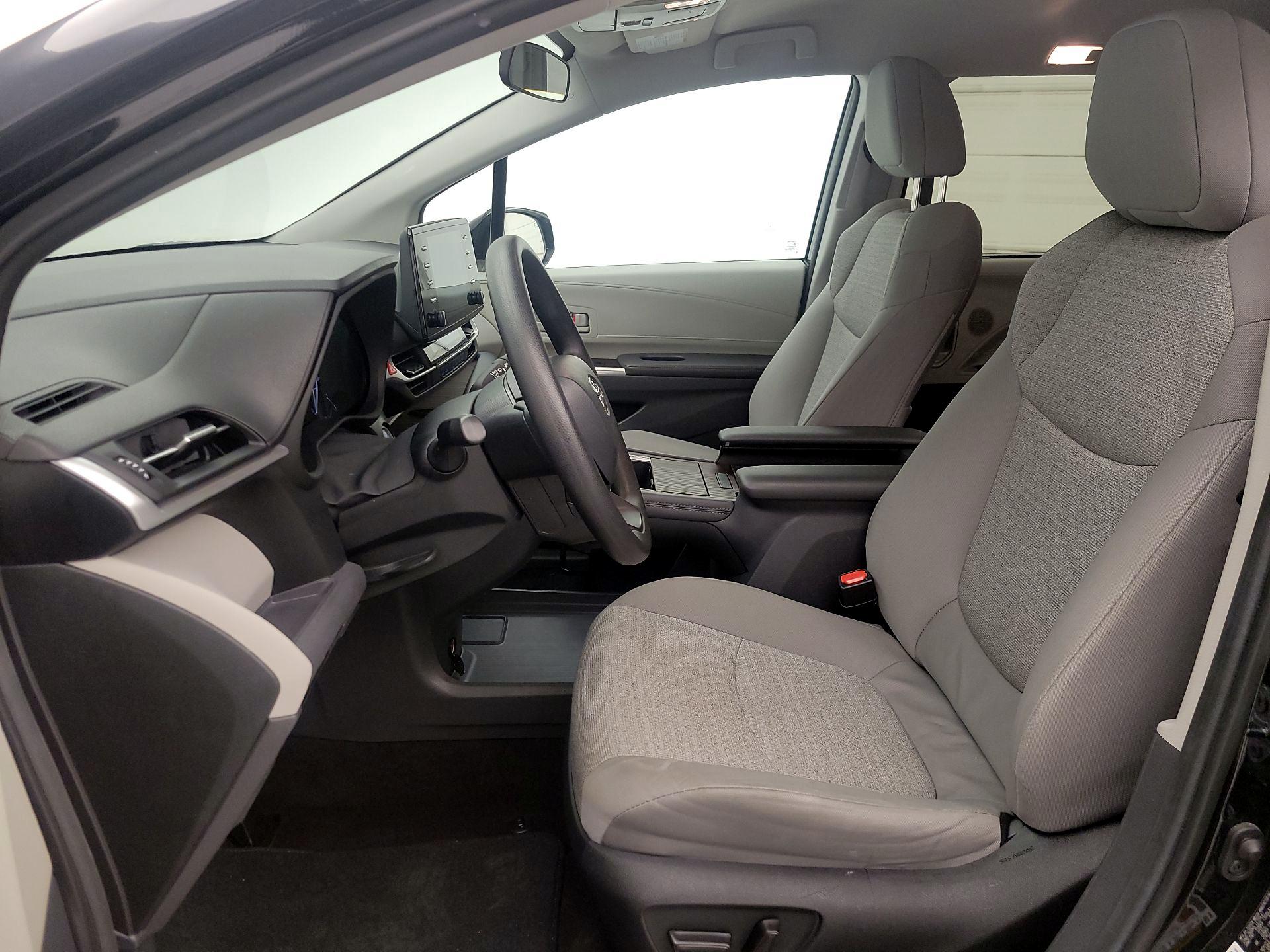 Thumbnail: 2024 Toyota Sienna - 11