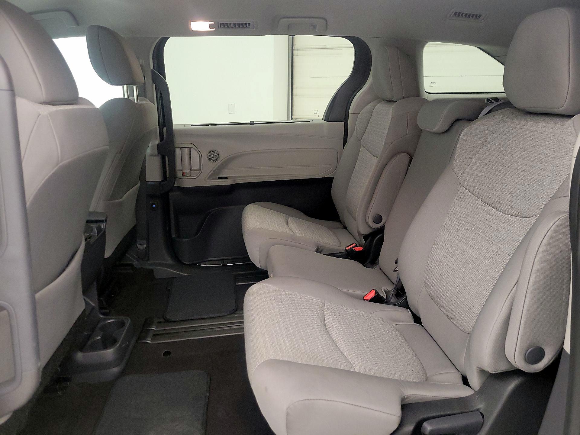 Thumbnail: 2024 Toyota Sienna - 19