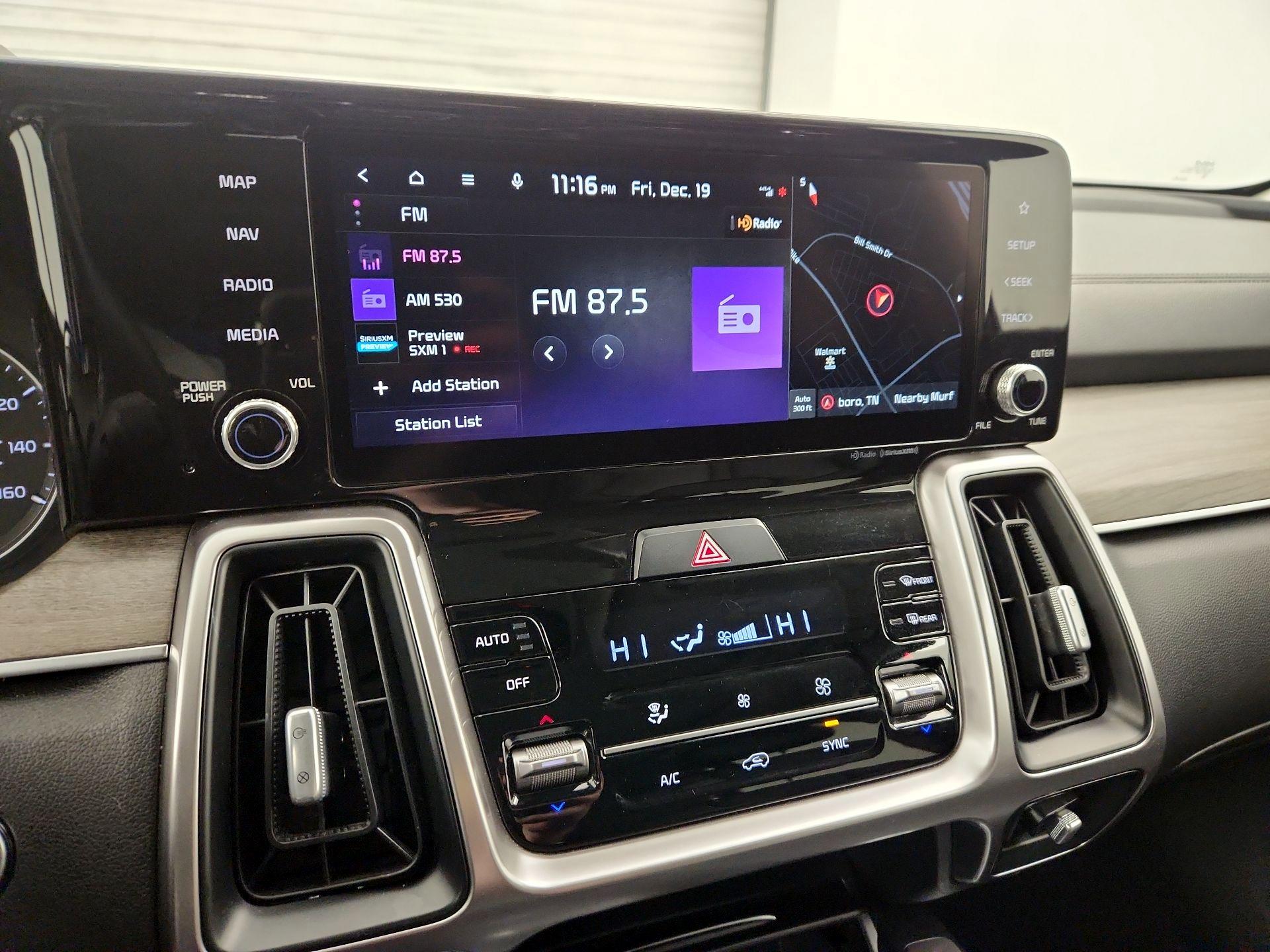 Thumbnail: 2022 Kia Sorento - 16