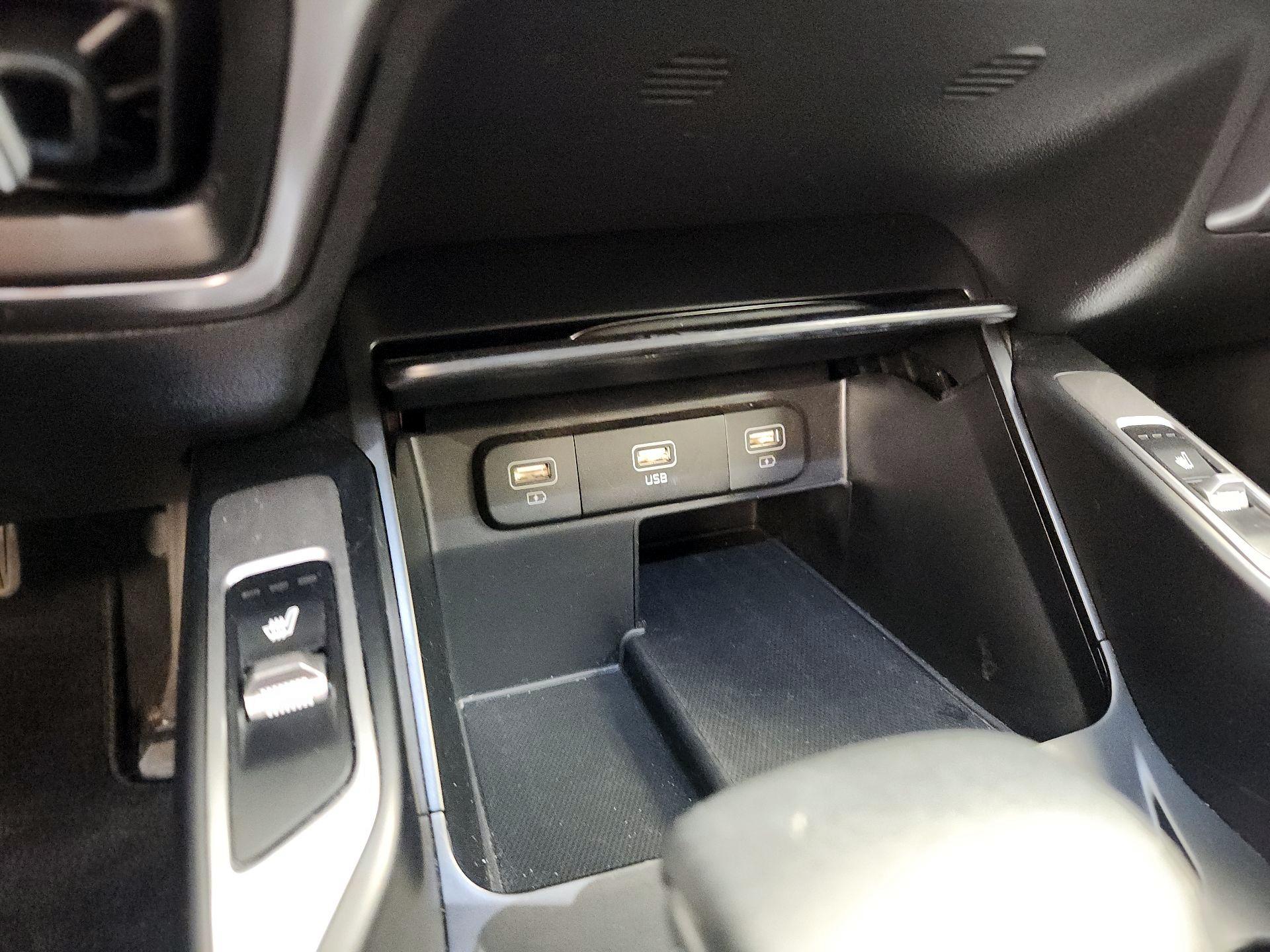 Thumbnail: 2022 Kia Sorento - 19