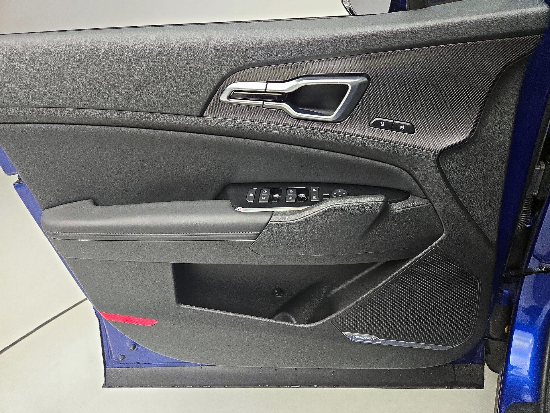 Thumbnail: 2023 Kia Sportage - 12