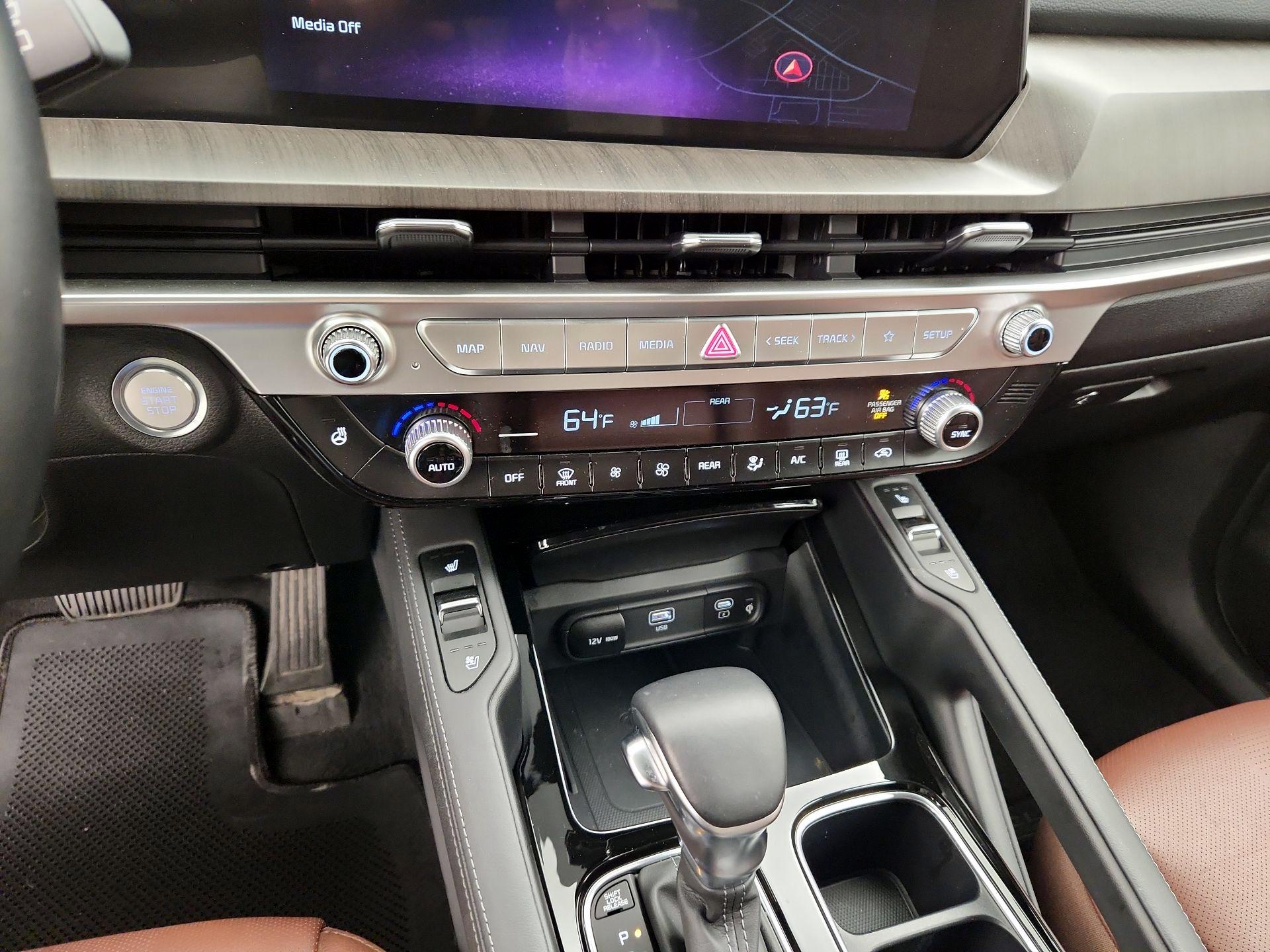 Thumbnail: 2023 Kia Telluride - 17