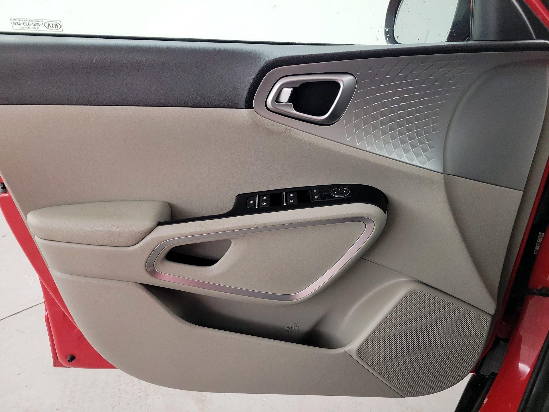 Thumbnail: 2020 Kia Soul - 12