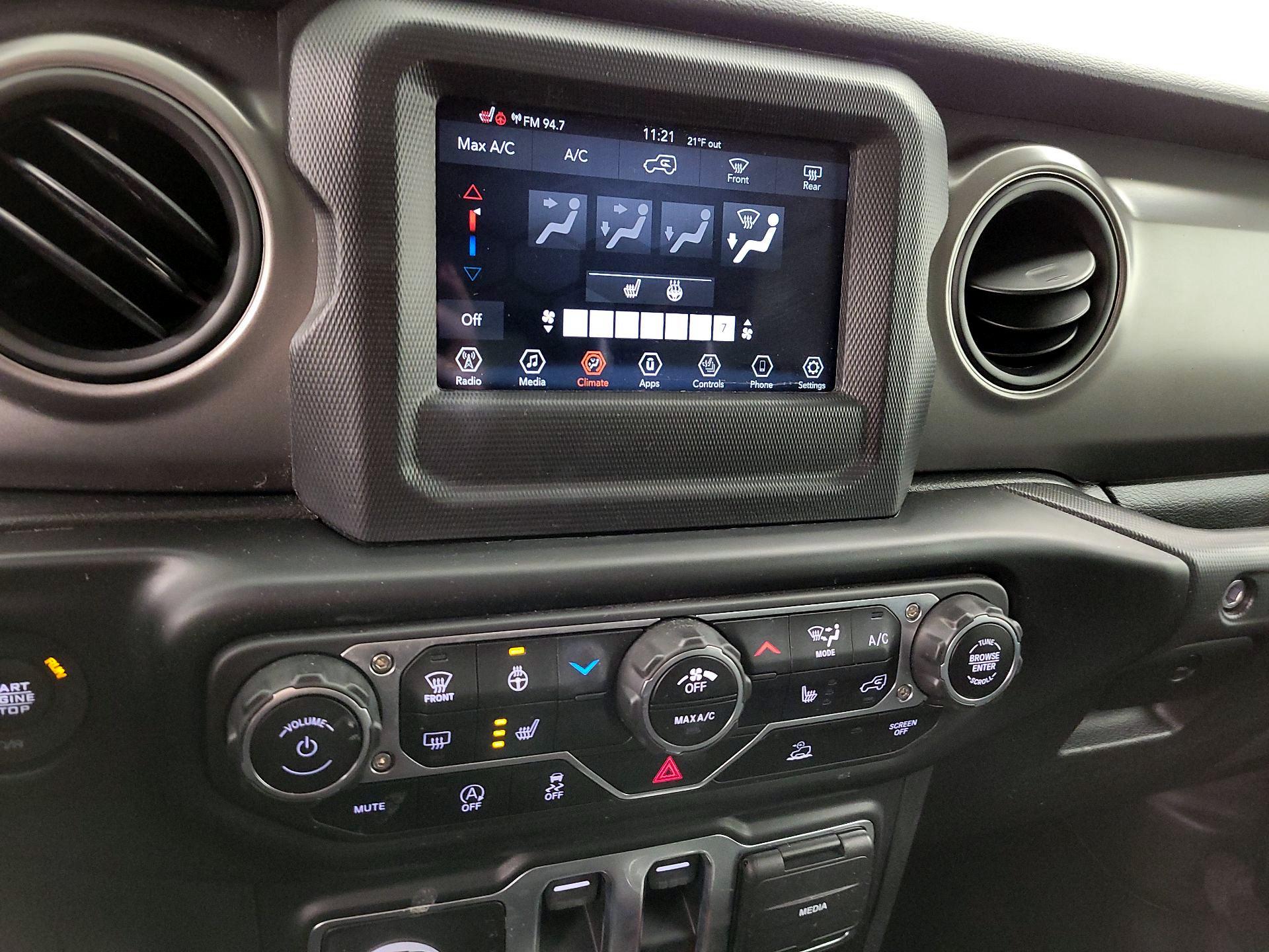 Thumbnail: 2022 Jeep Wrangler - 16