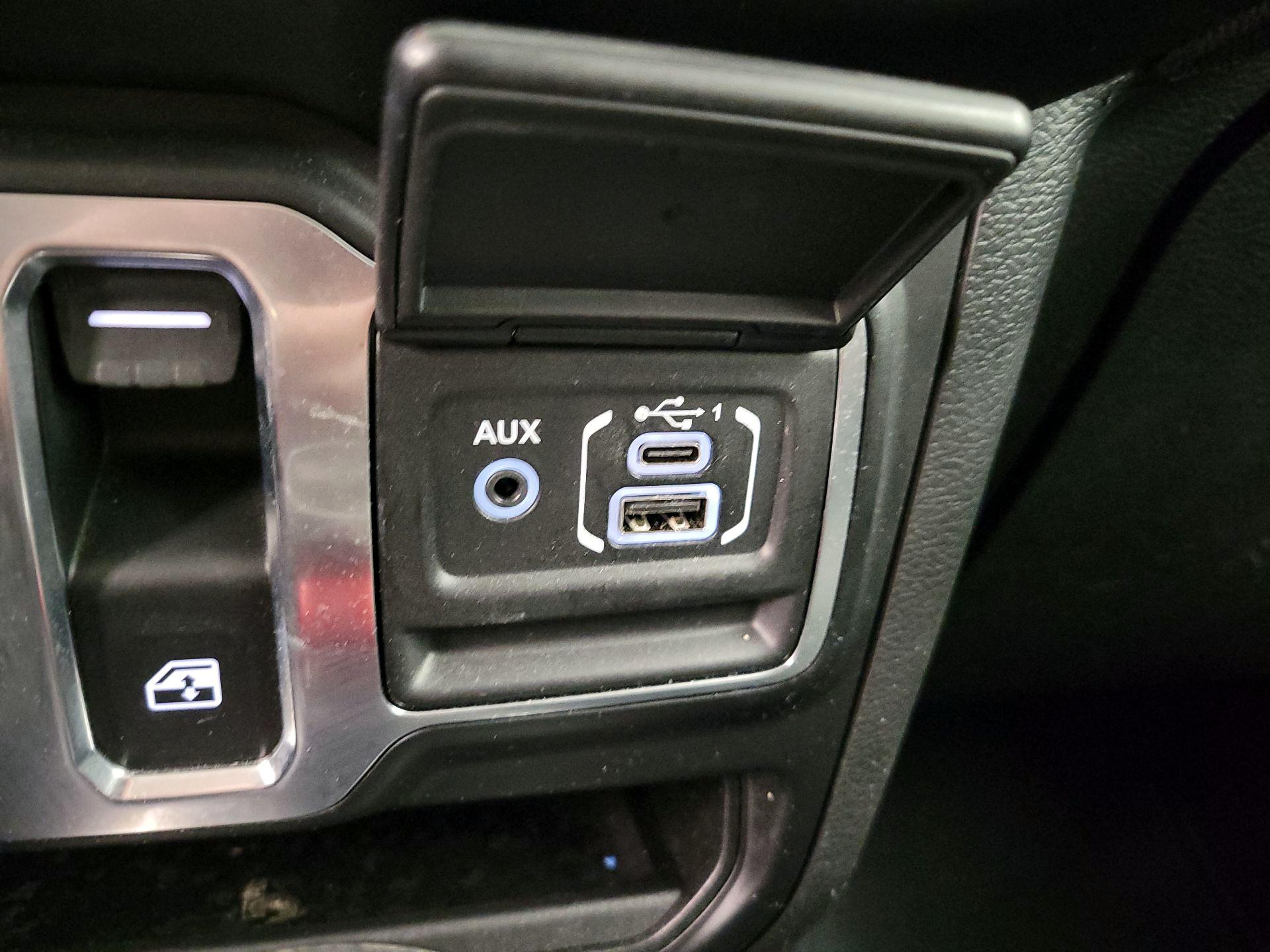 Thumbnail: 2022 Jeep Wrangler - 18