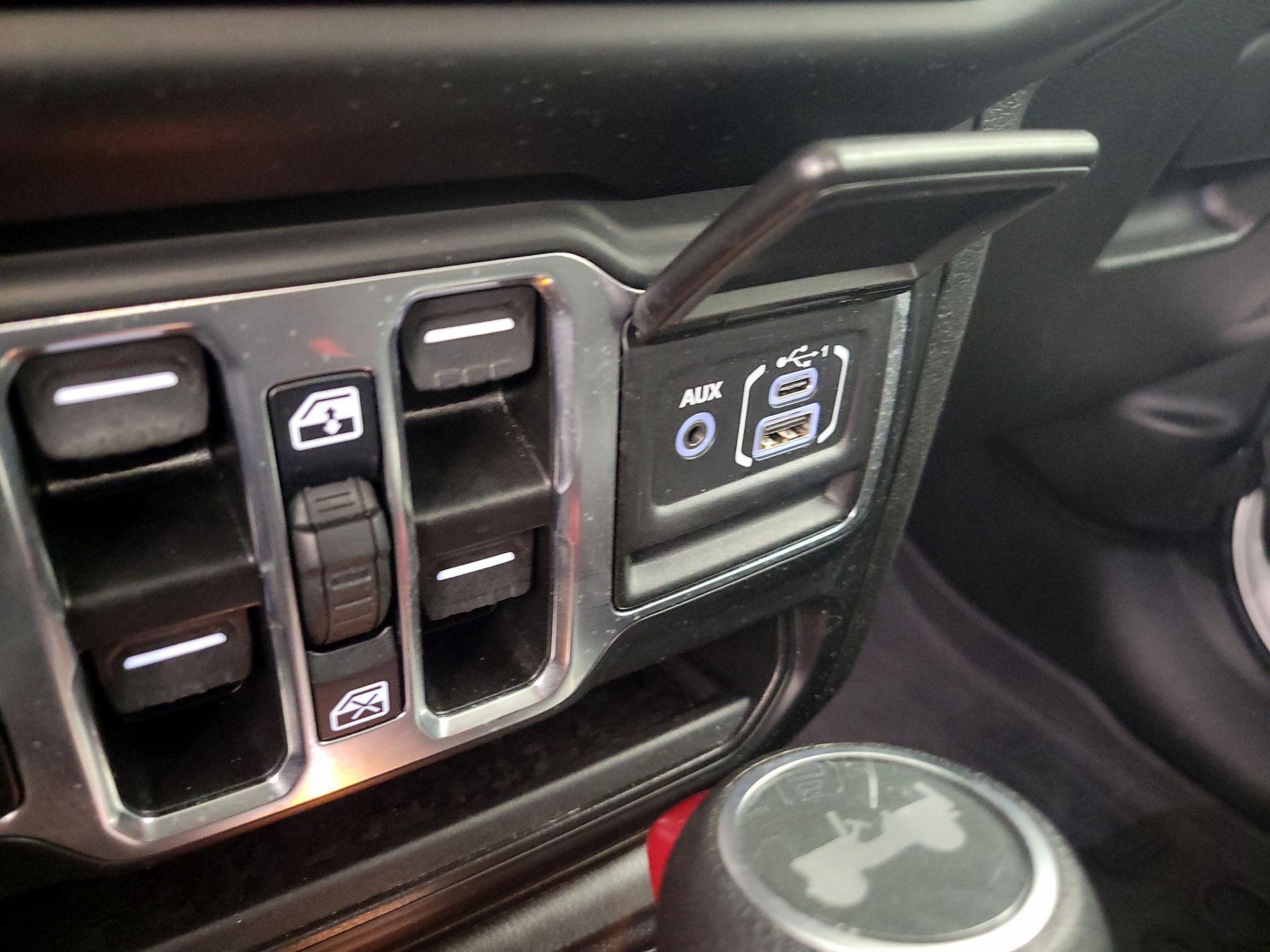 Thumbnail: 2023 Jeep Wrangler - 18