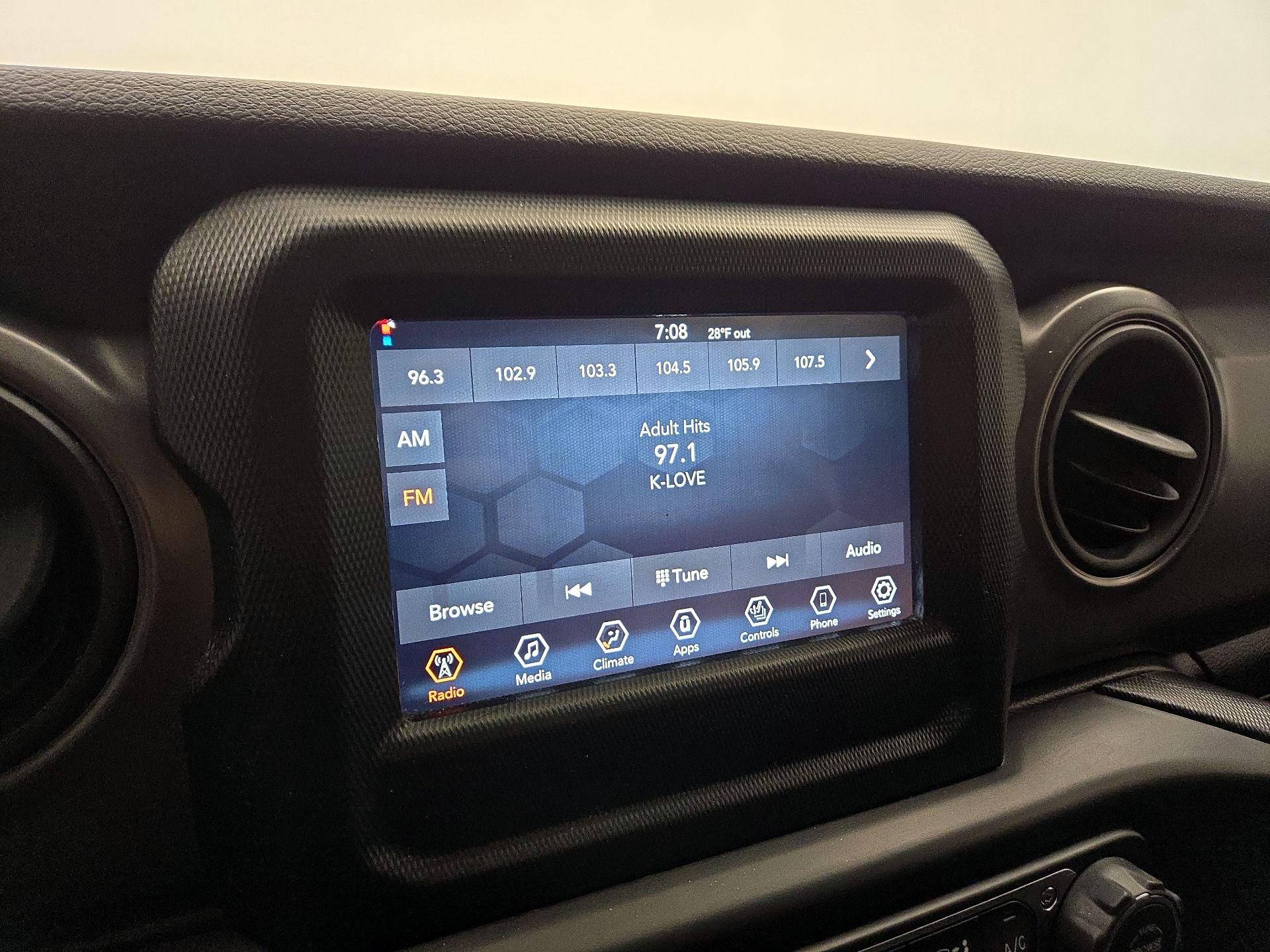 Thumbnail: 2022 Jeep Wrangler - 15