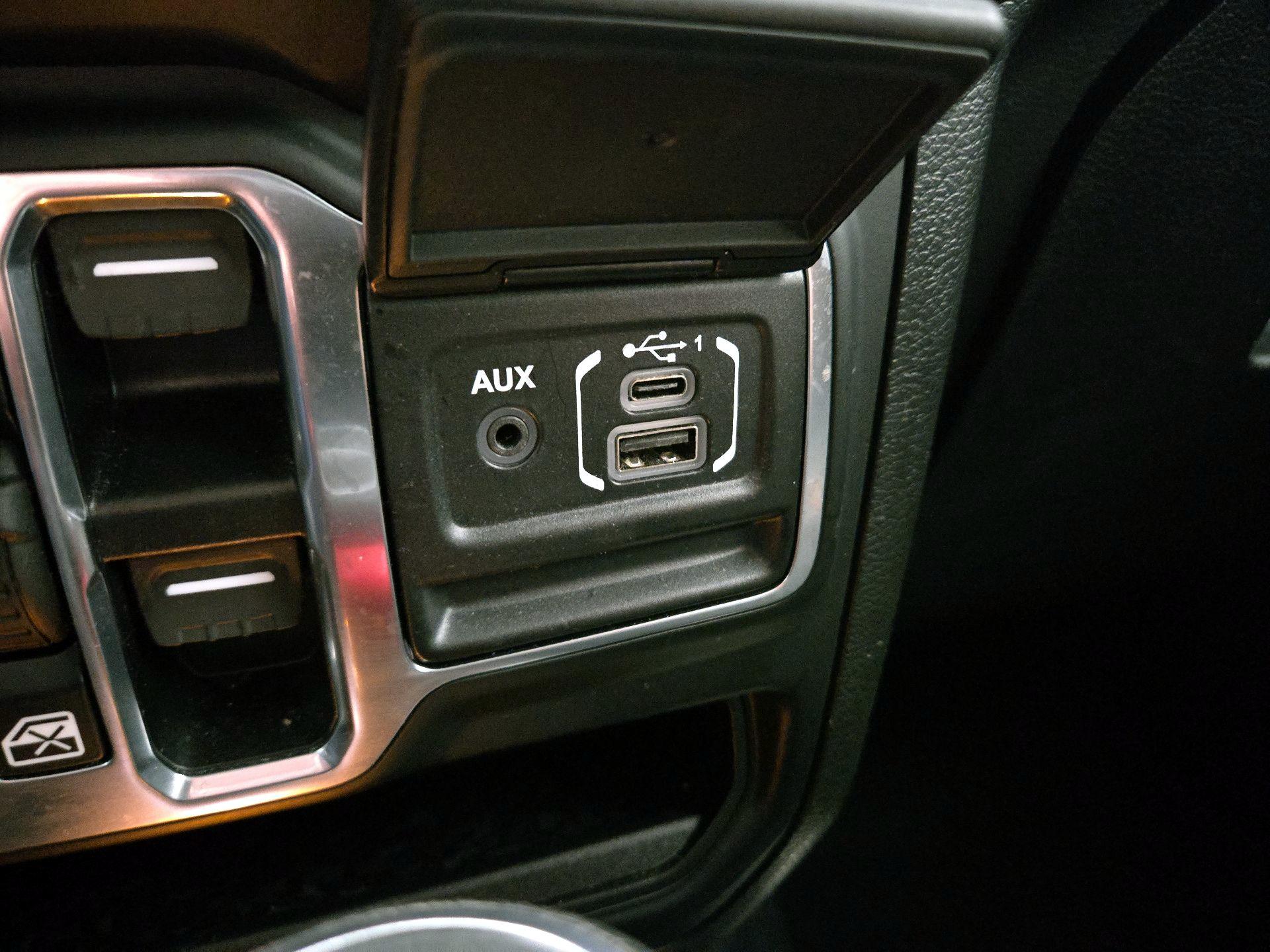 Thumbnail: 2022 Jeep Wrangler - 18