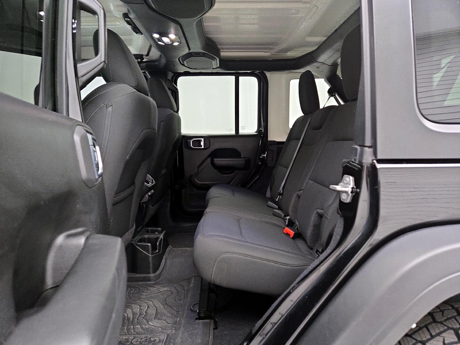 Thumbnail: 2022 Jeep Wrangler - 19