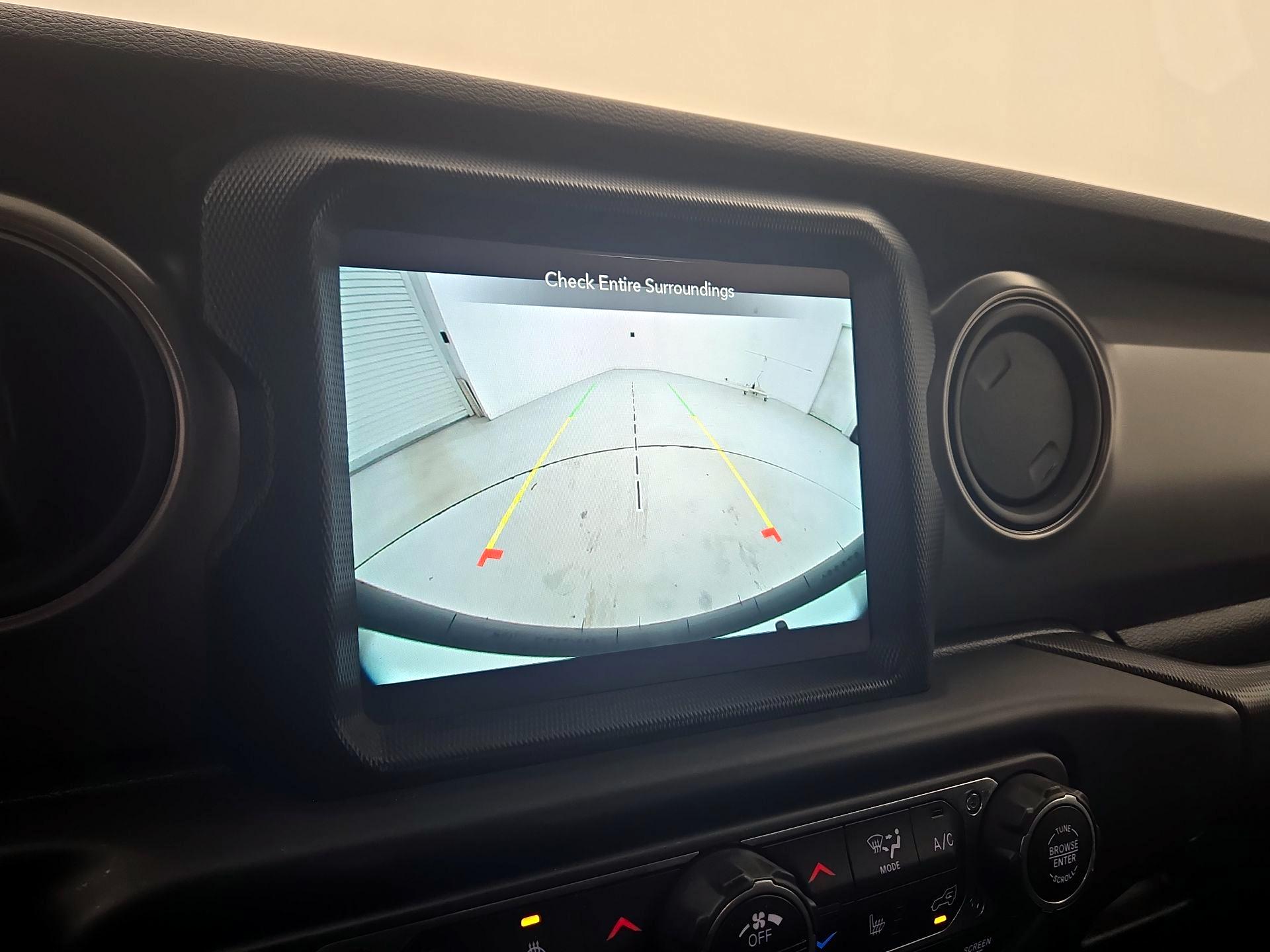 Thumbnail: 2021 Jeep Wrangler - 14