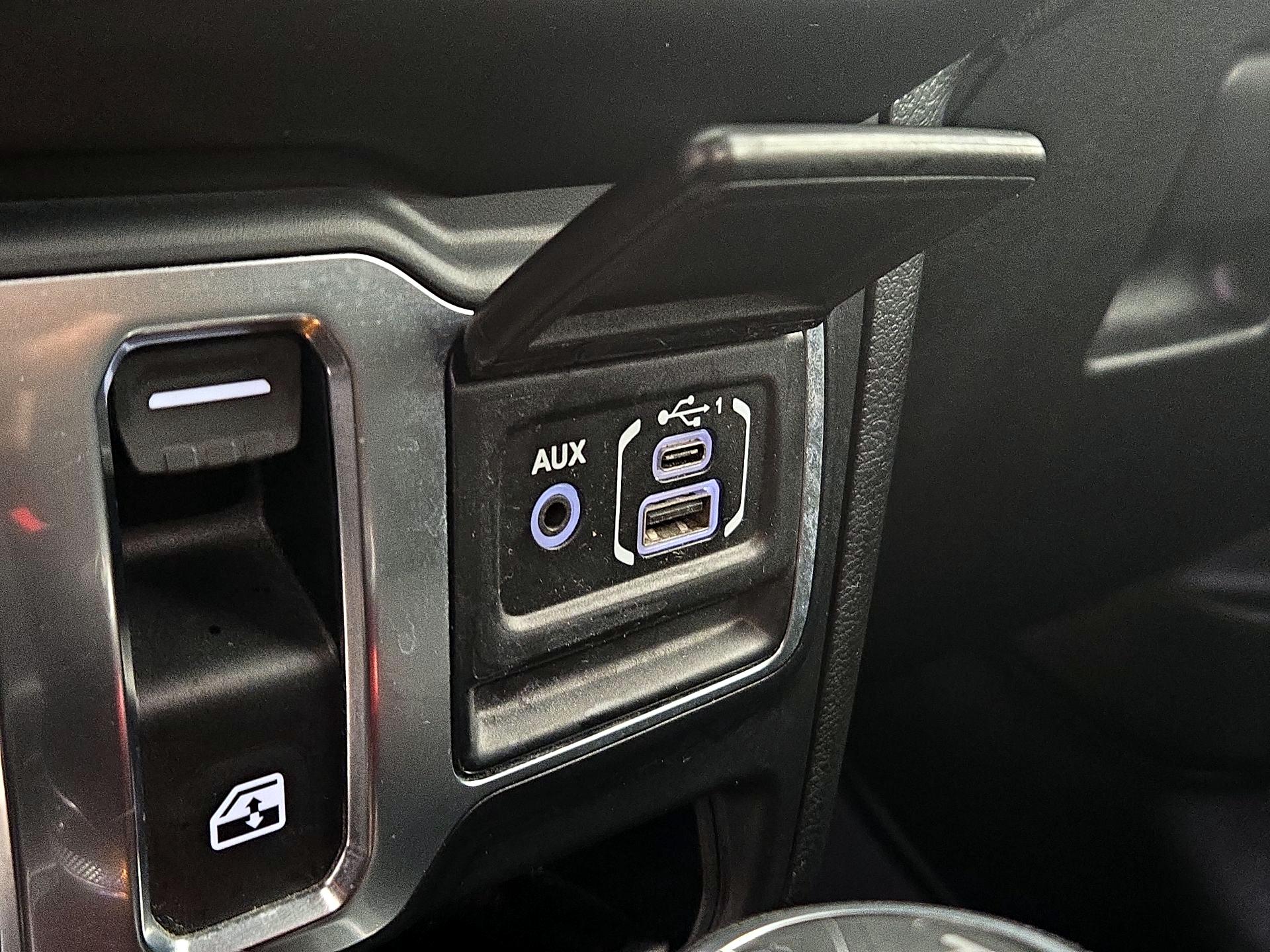 Thumbnail: 2021 Jeep Wrangler - 18