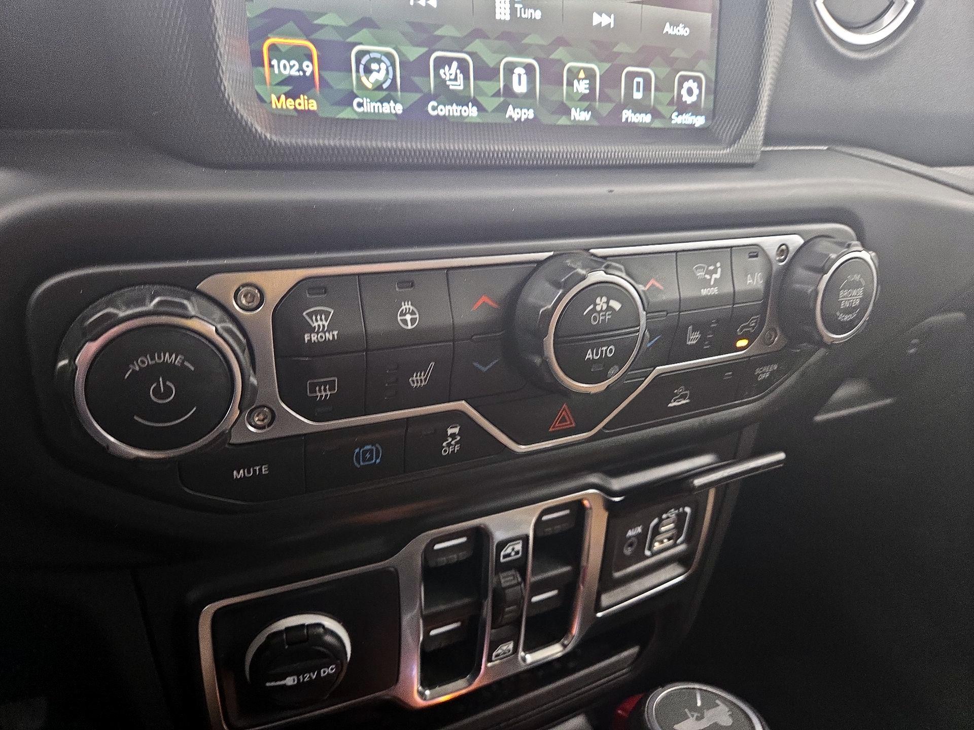 Thumbnail: 2023 Jeep Wrangler - 17