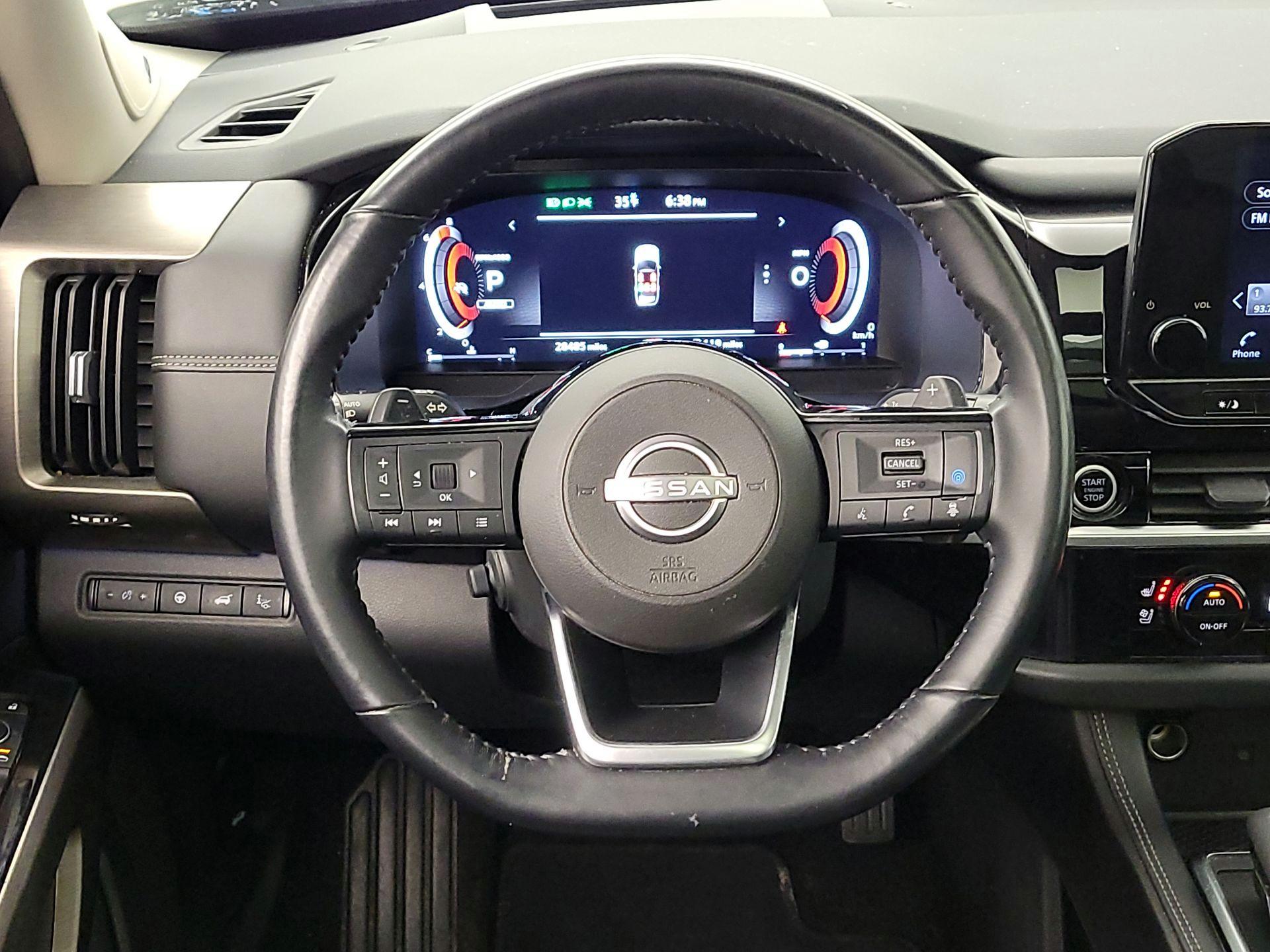 Thumbnail: 2023 Nissan Pathfinder - 10