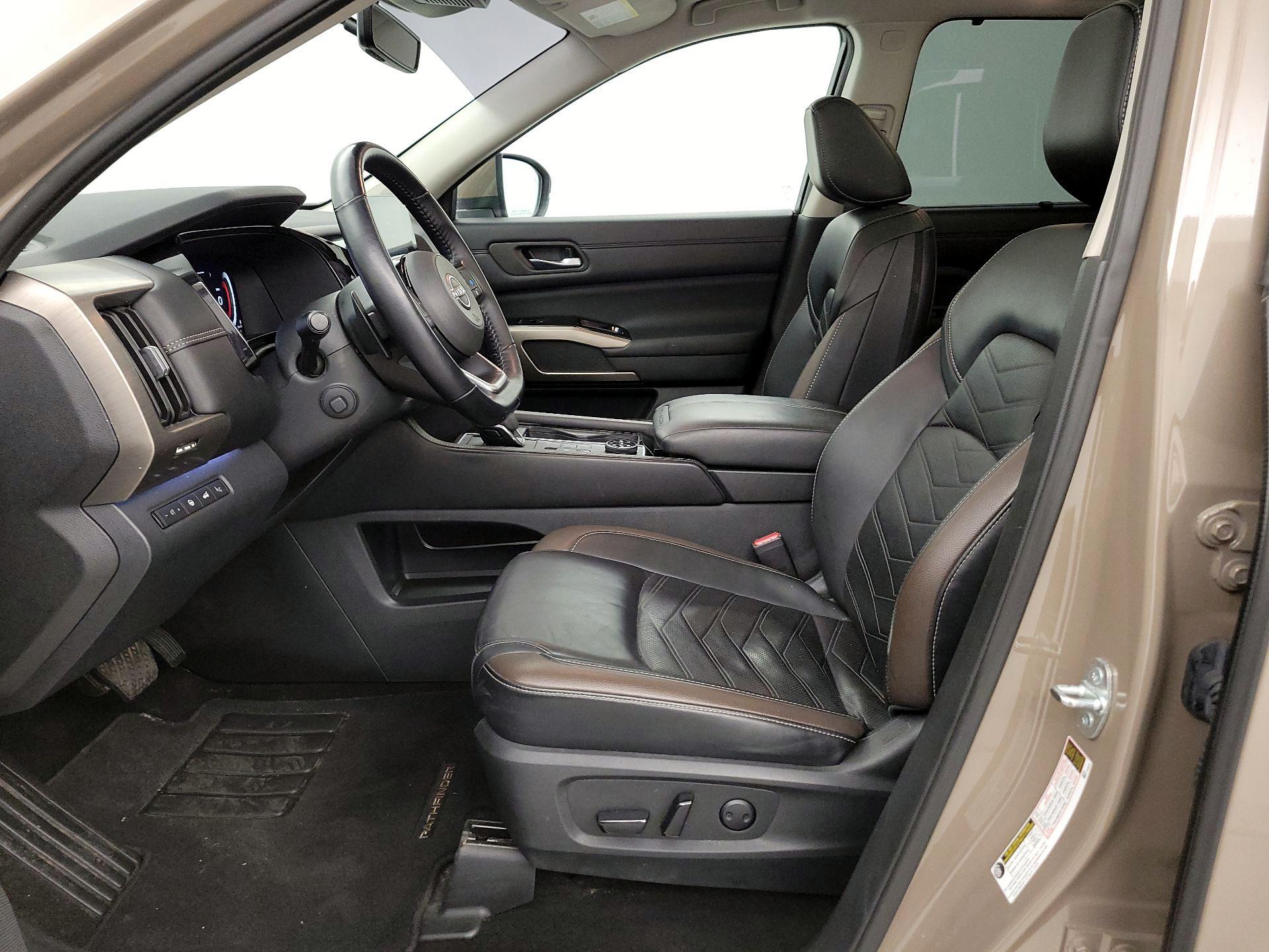 Thumbnail: 2023 Nissan Pathfinder - 11