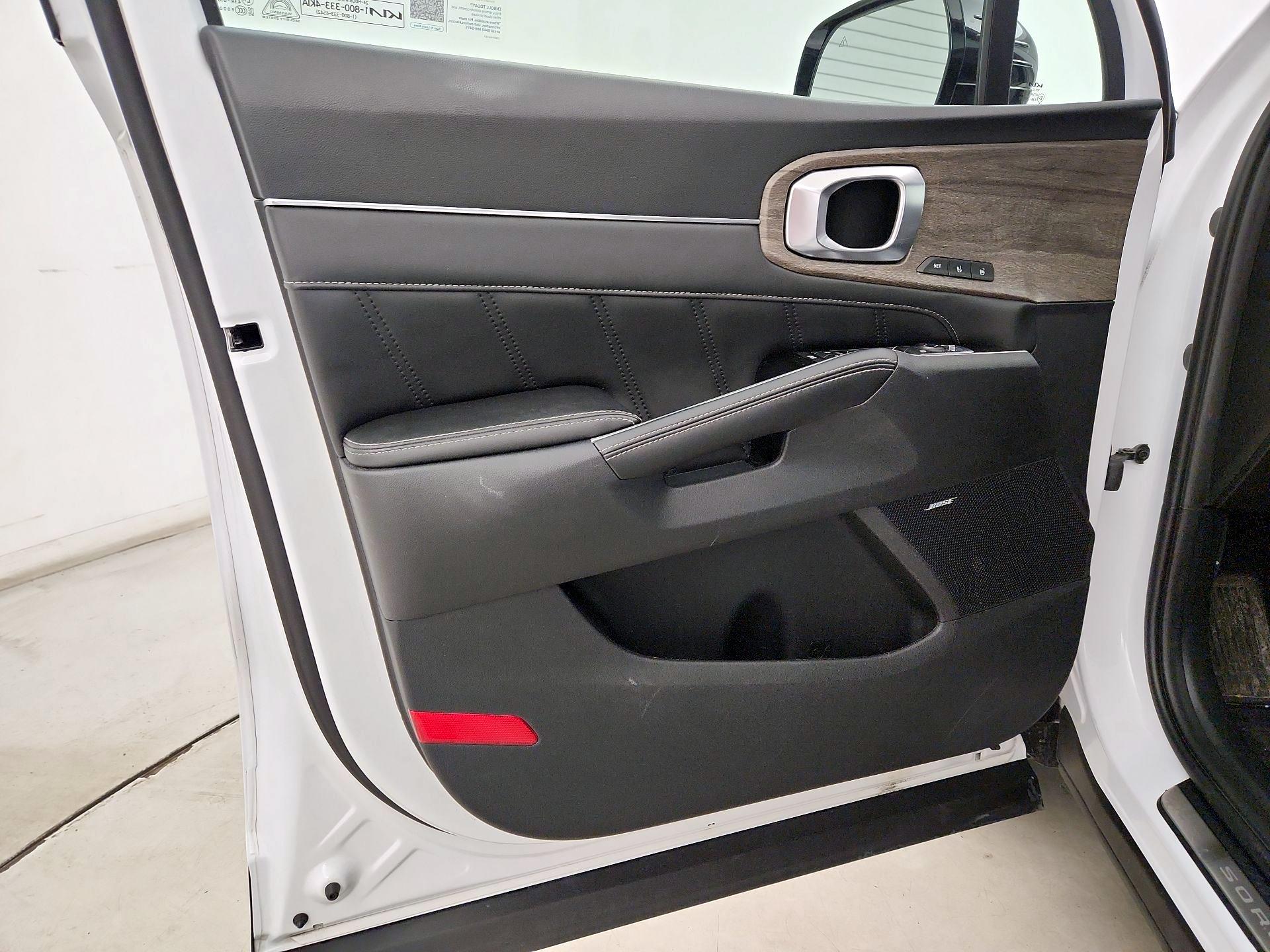 Thumbnail: 2022 Kia Sorento - 12