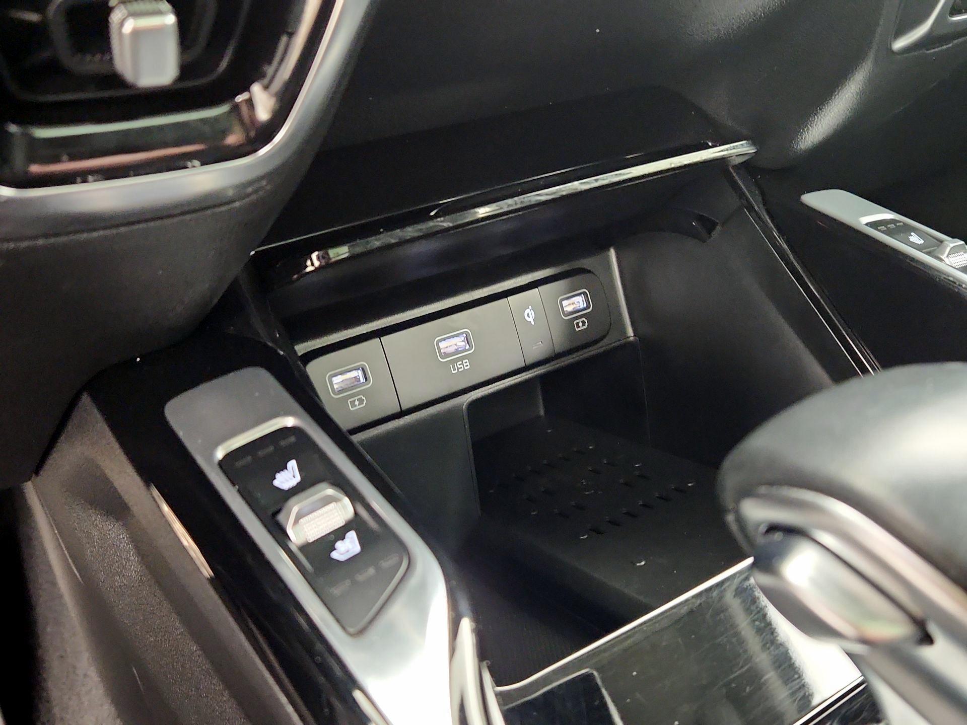 Thumbnail: 2022 Kia Sorento - 19