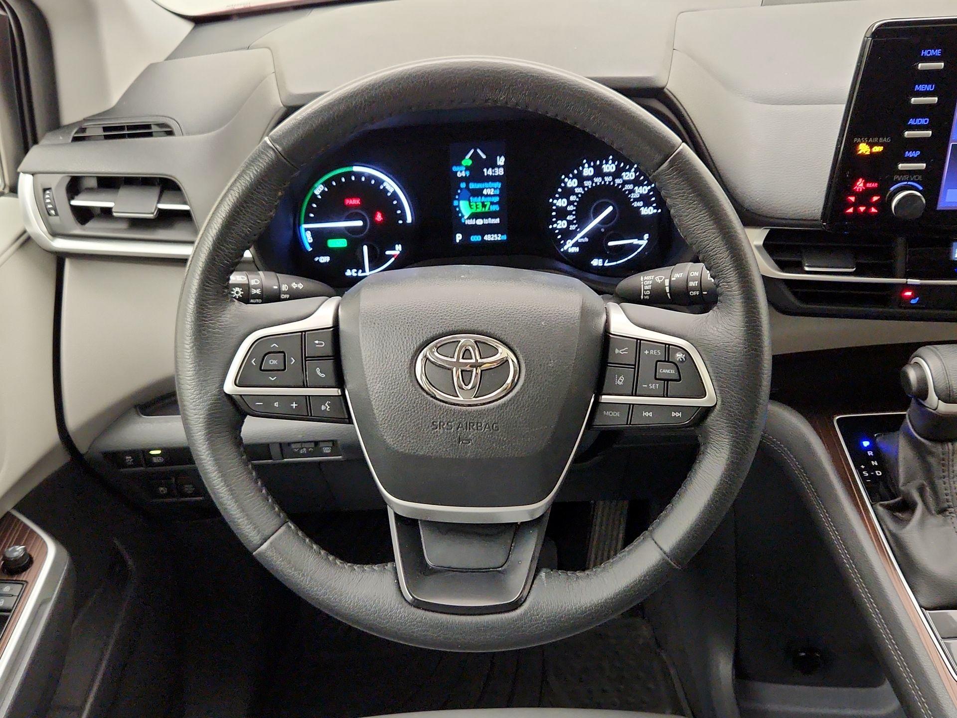 Thumbnail: 2023 Toyota Sienna - 10