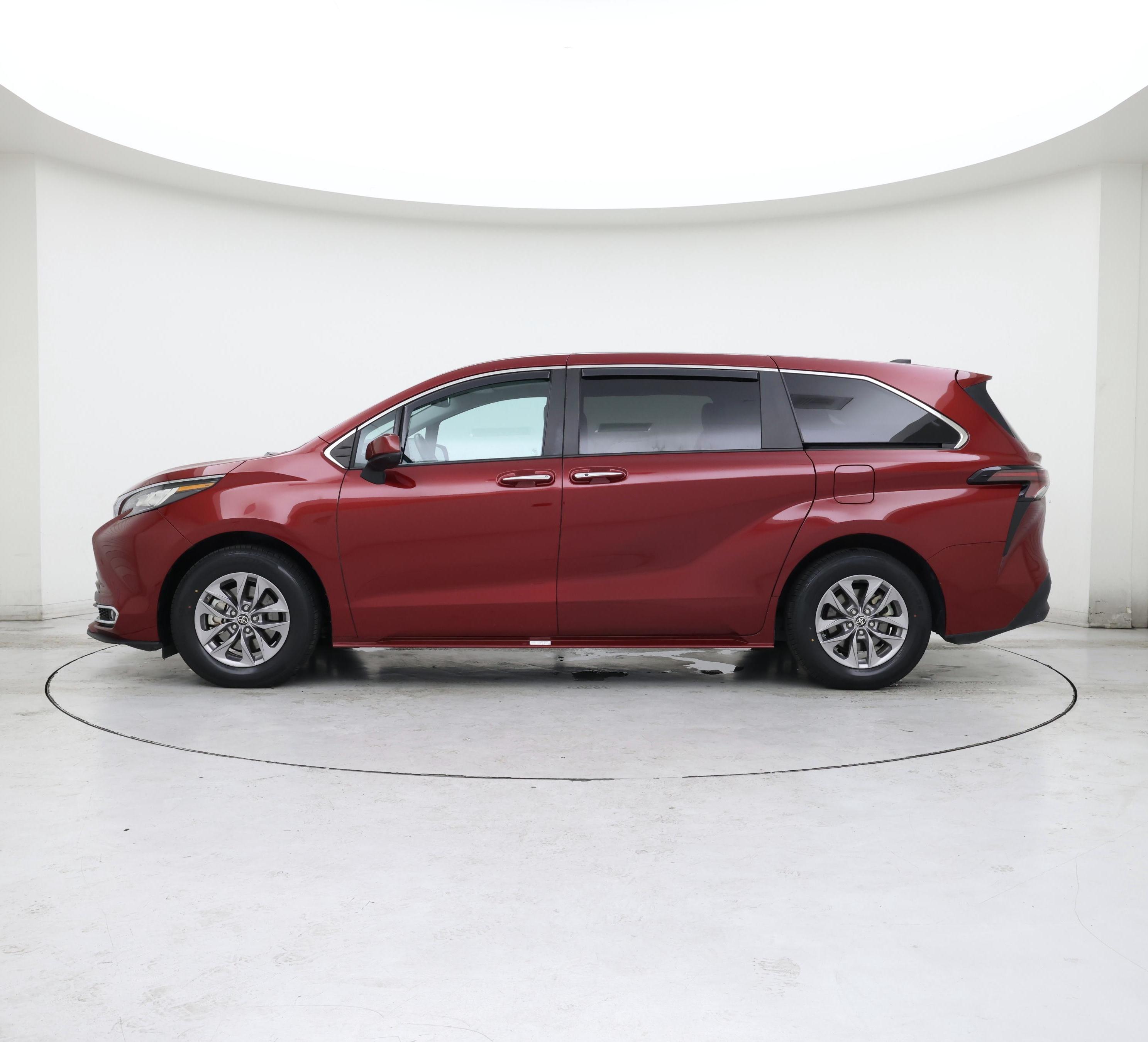 Thumbnail: 2023 Toyota Sienna - 3